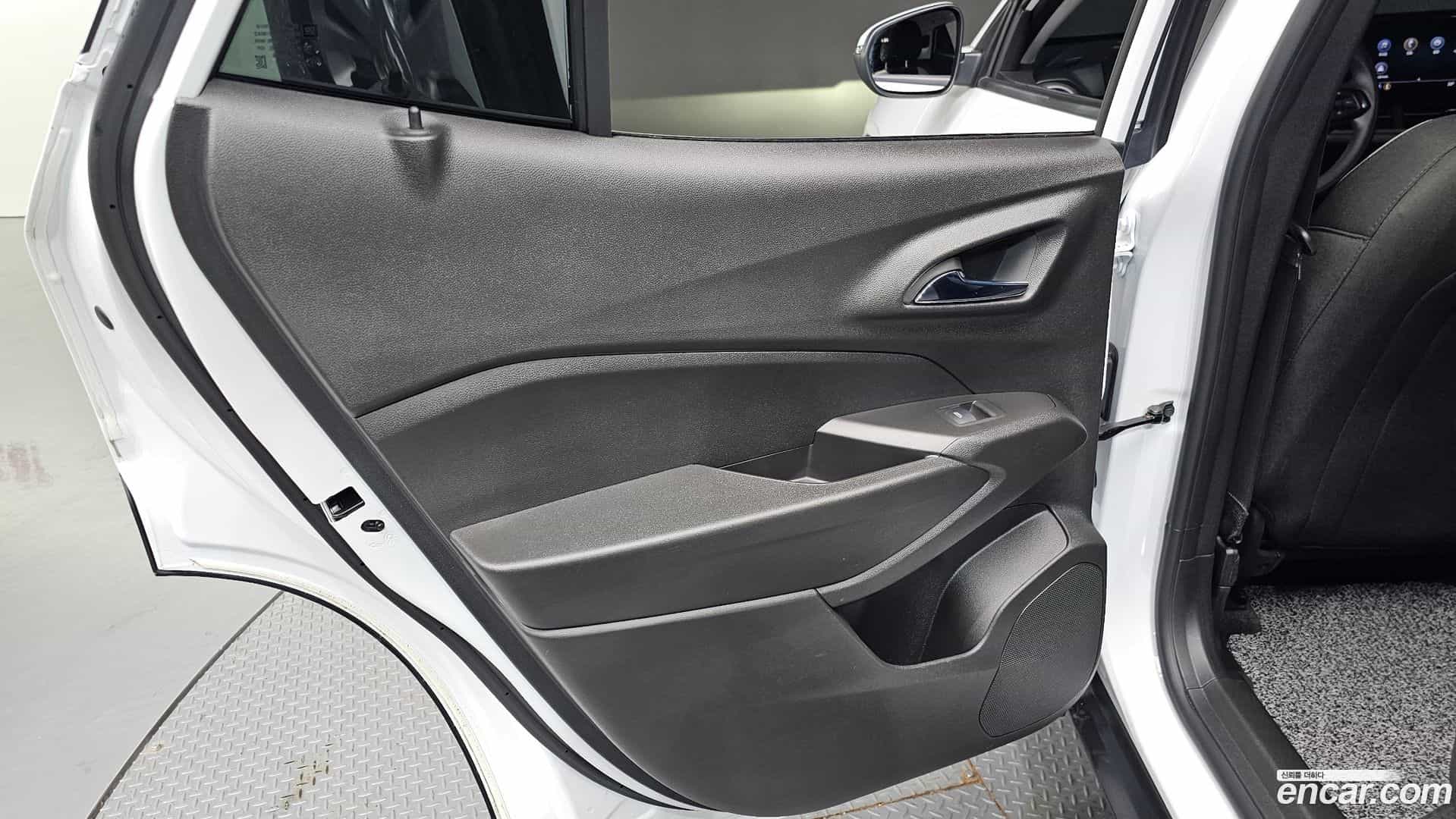 Trax Chevrolet 2023.4-INNER-035