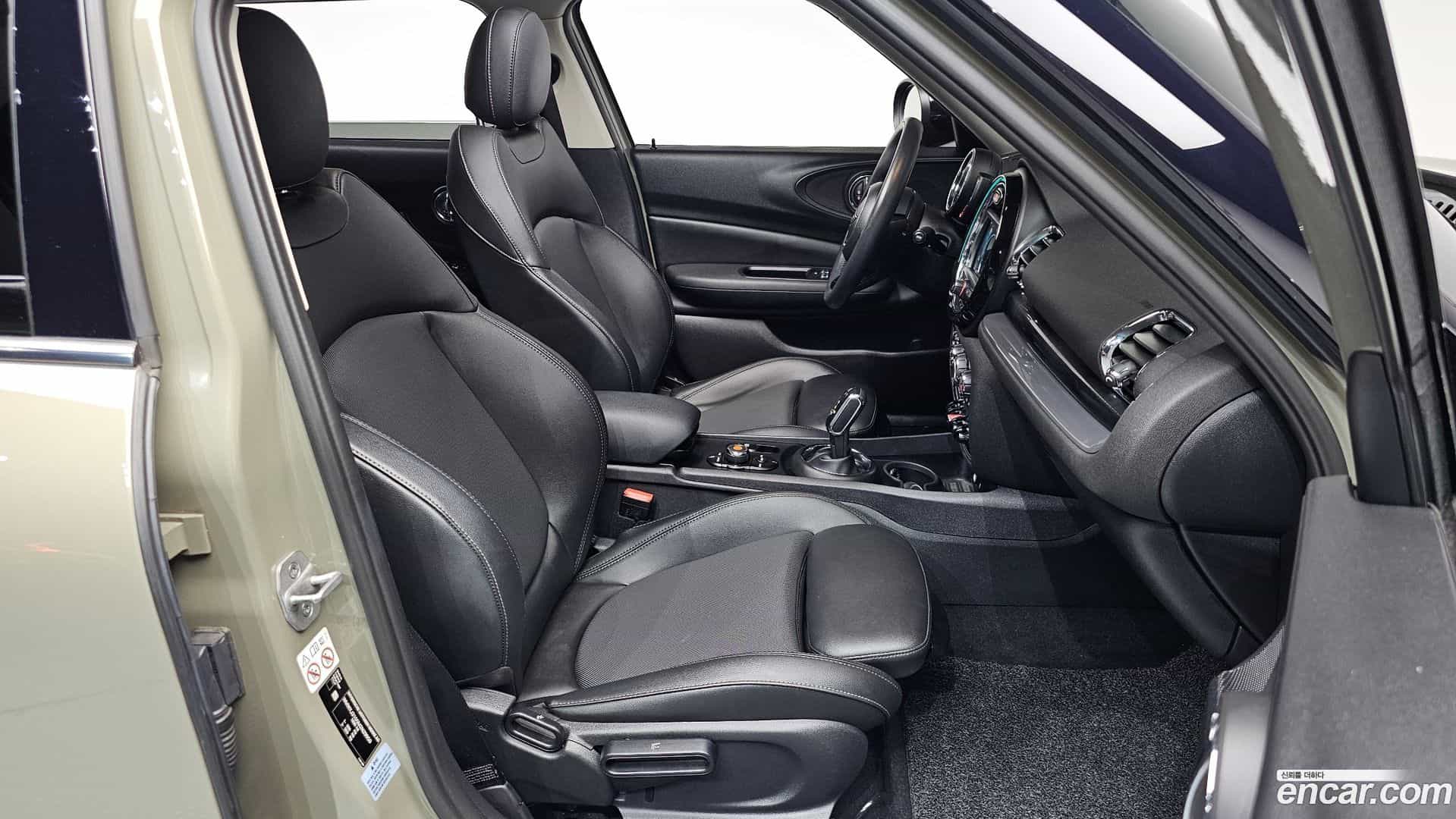 Clubman Mini 2020.10-INNER-036