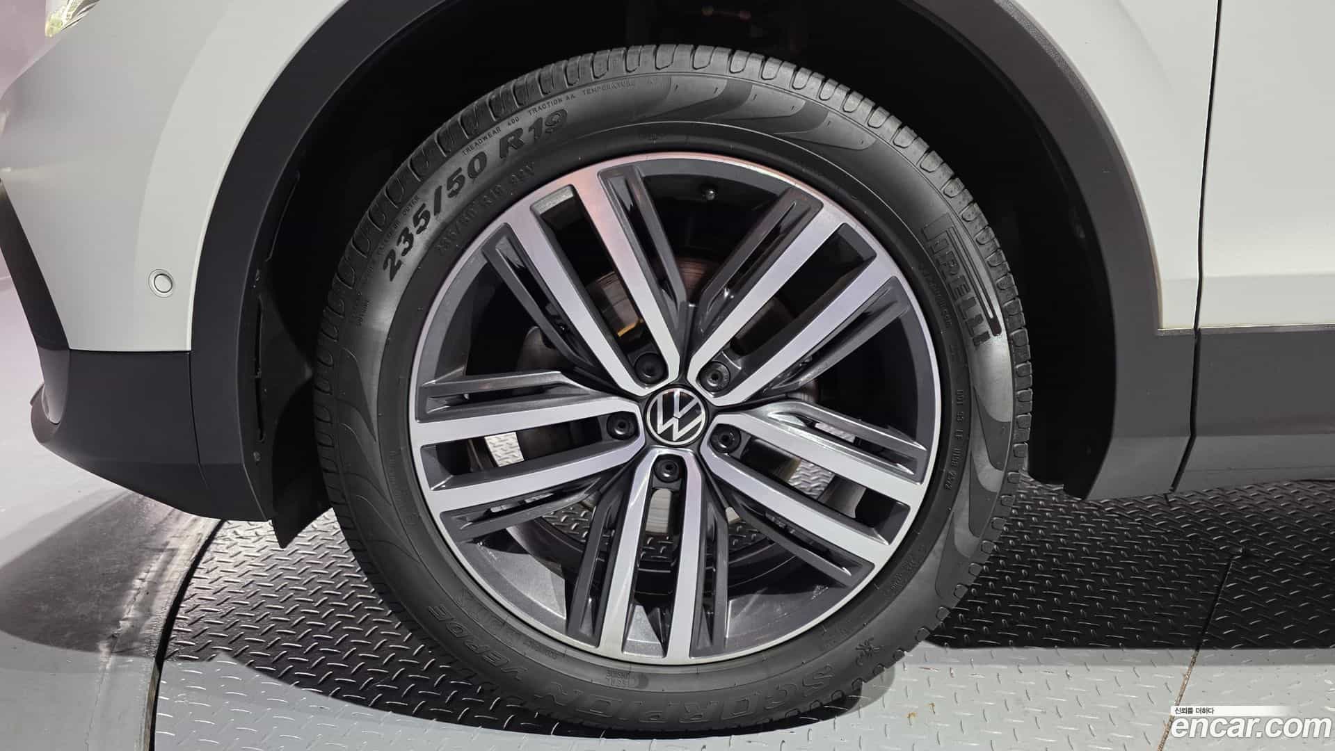 Tiguan Volkswagen 2022.9-OUTER-005