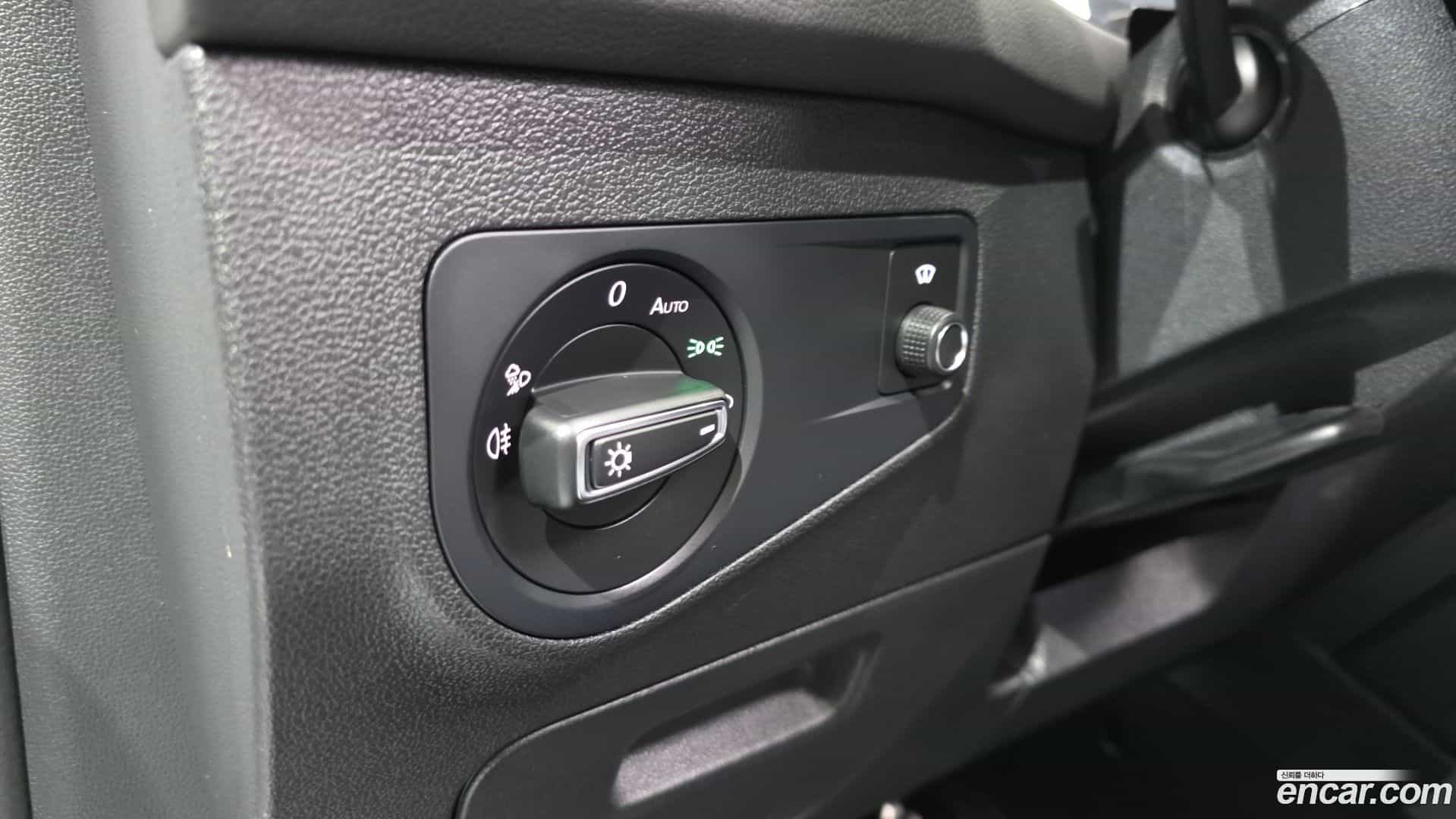 Tiguan Volkswagen 2022.9-OPTION-016