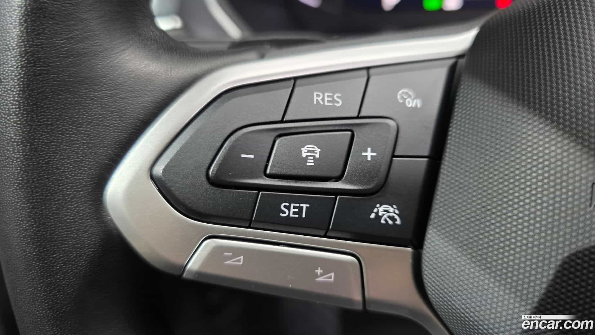 Tiguan Volkswagen 2022.9-OPTION-018