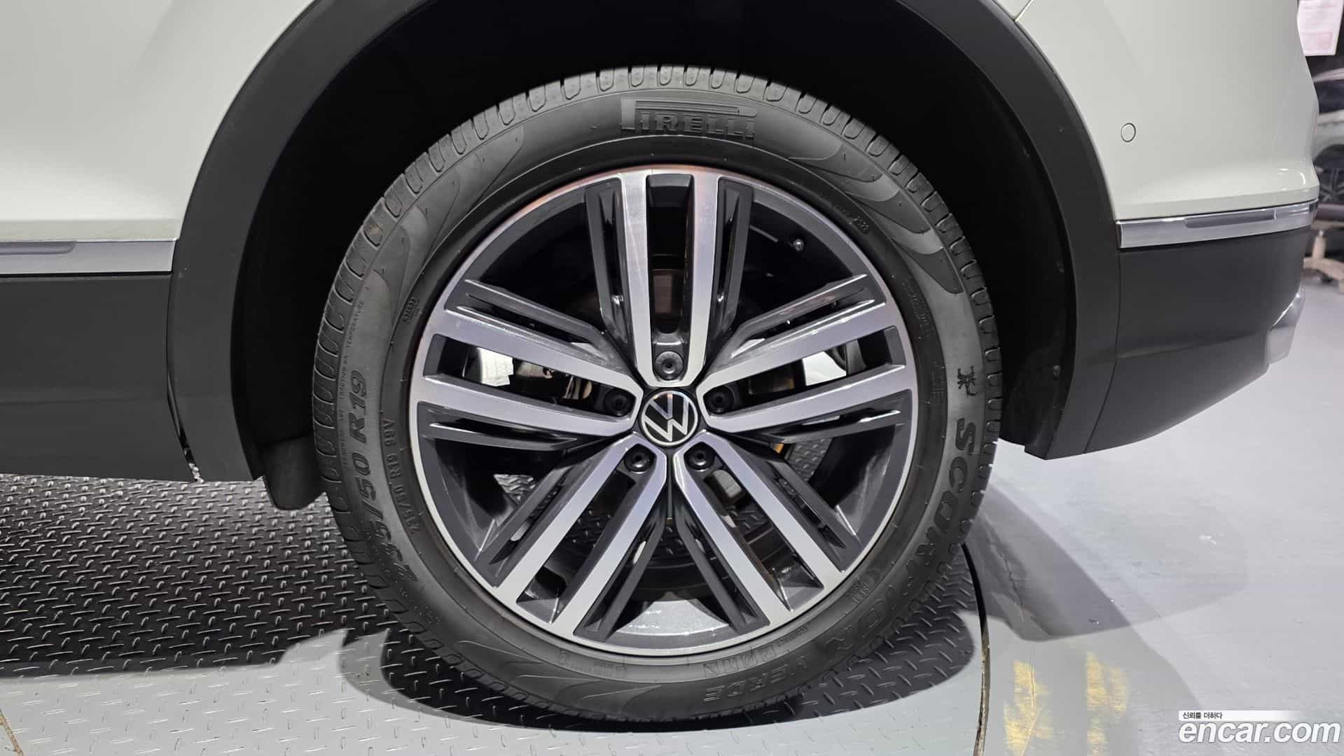 Tiguan Volkswagen 2022.9-OUTER-031