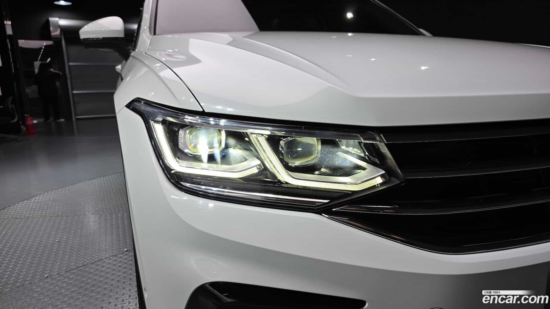 Tiguan Volkswagen 2022.9-OUTER-032
