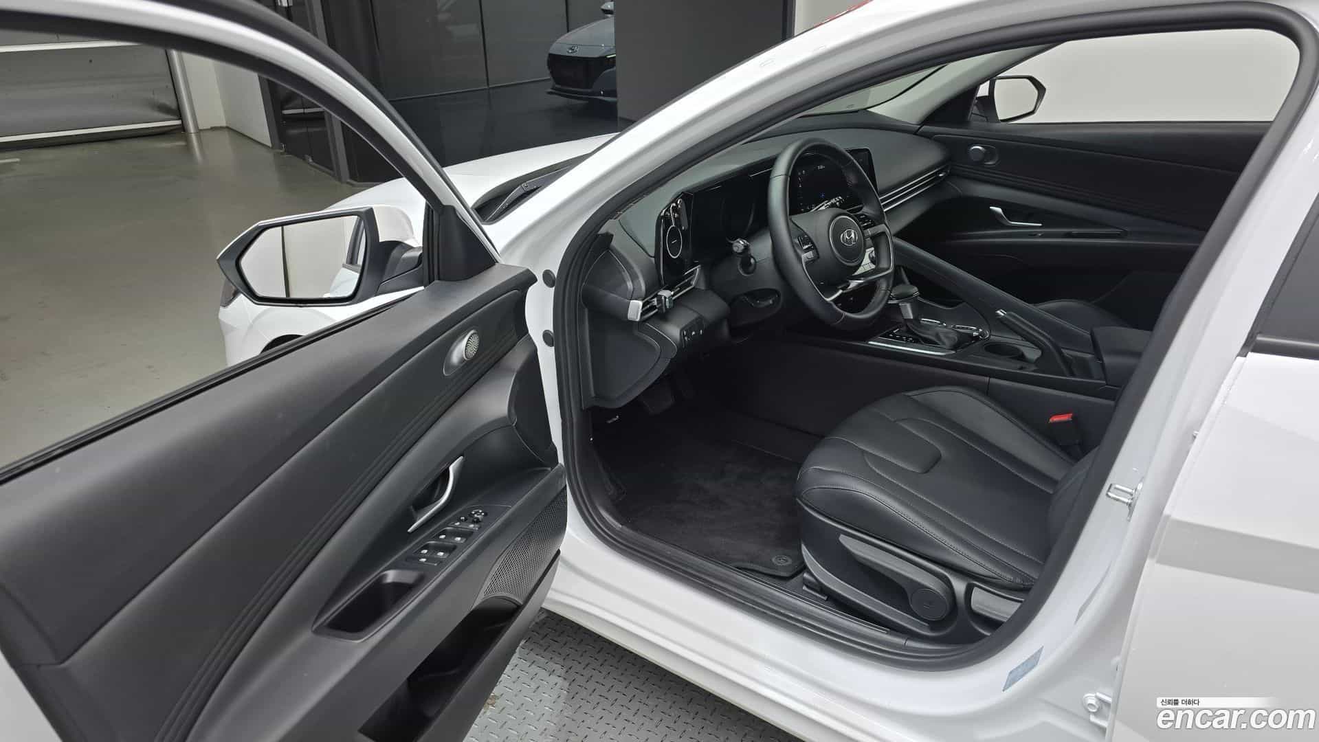 AVANTE Hyundai 2020.6-INNER-010