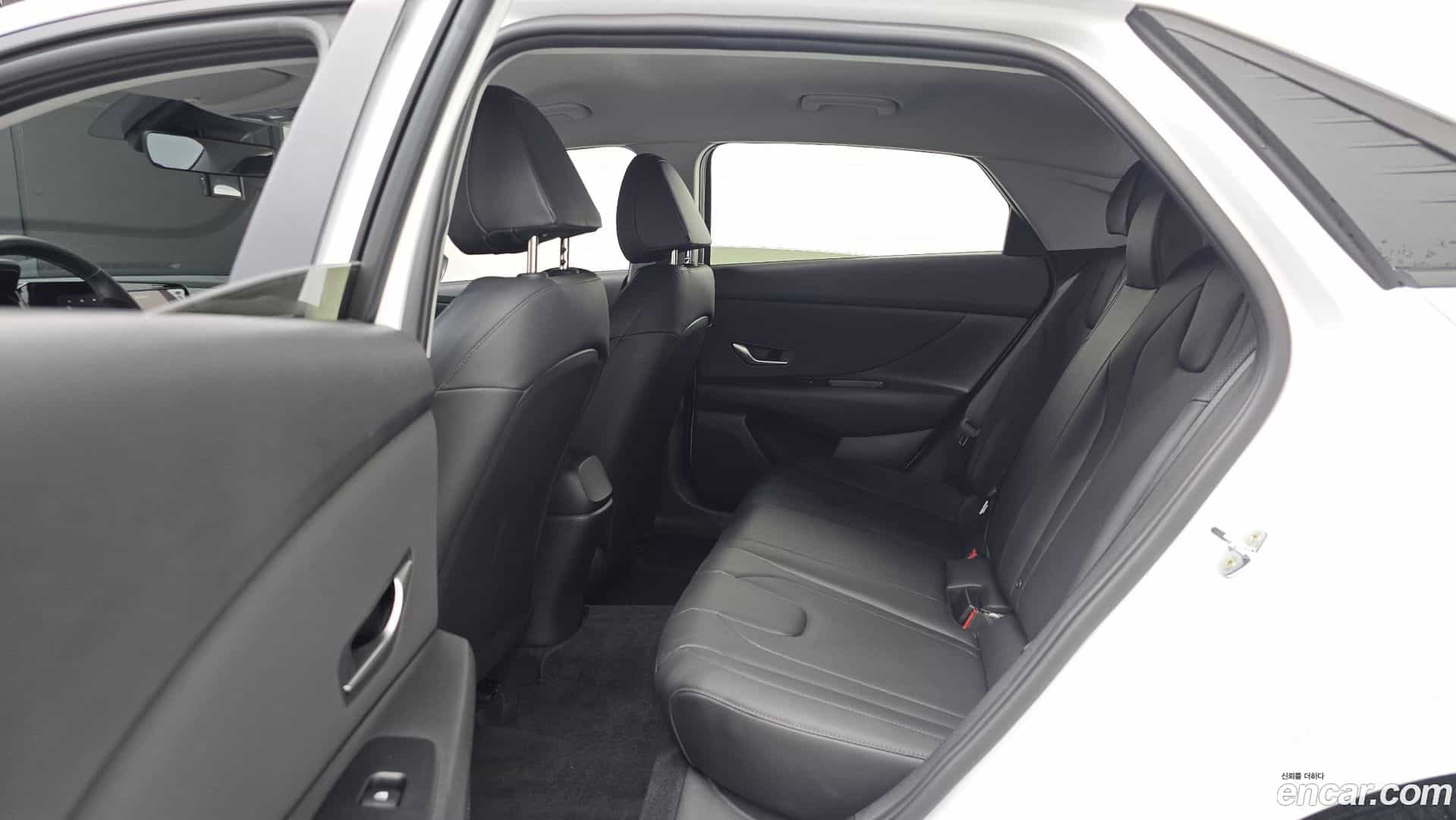 AVANTE Hyundai 2020.6-OPTION-016
