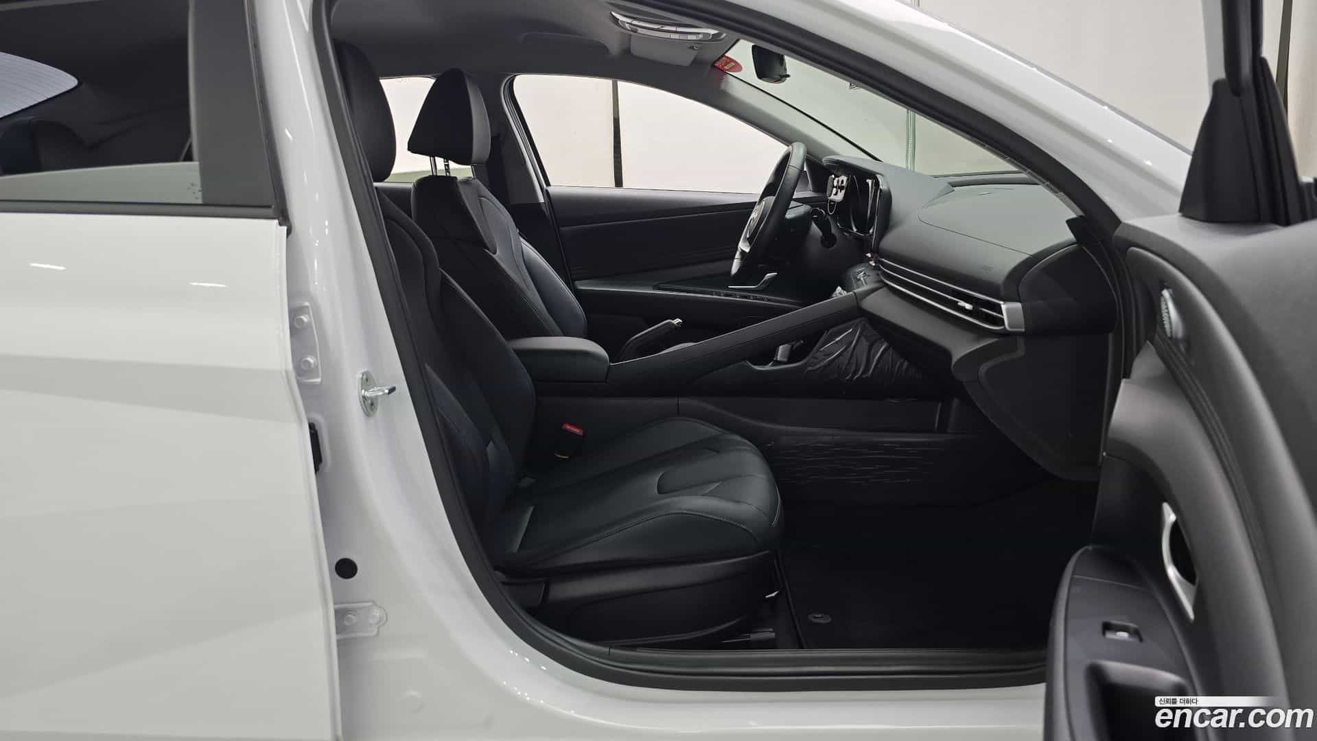 AVANTE Hyundai 2020.6-INNER-036
