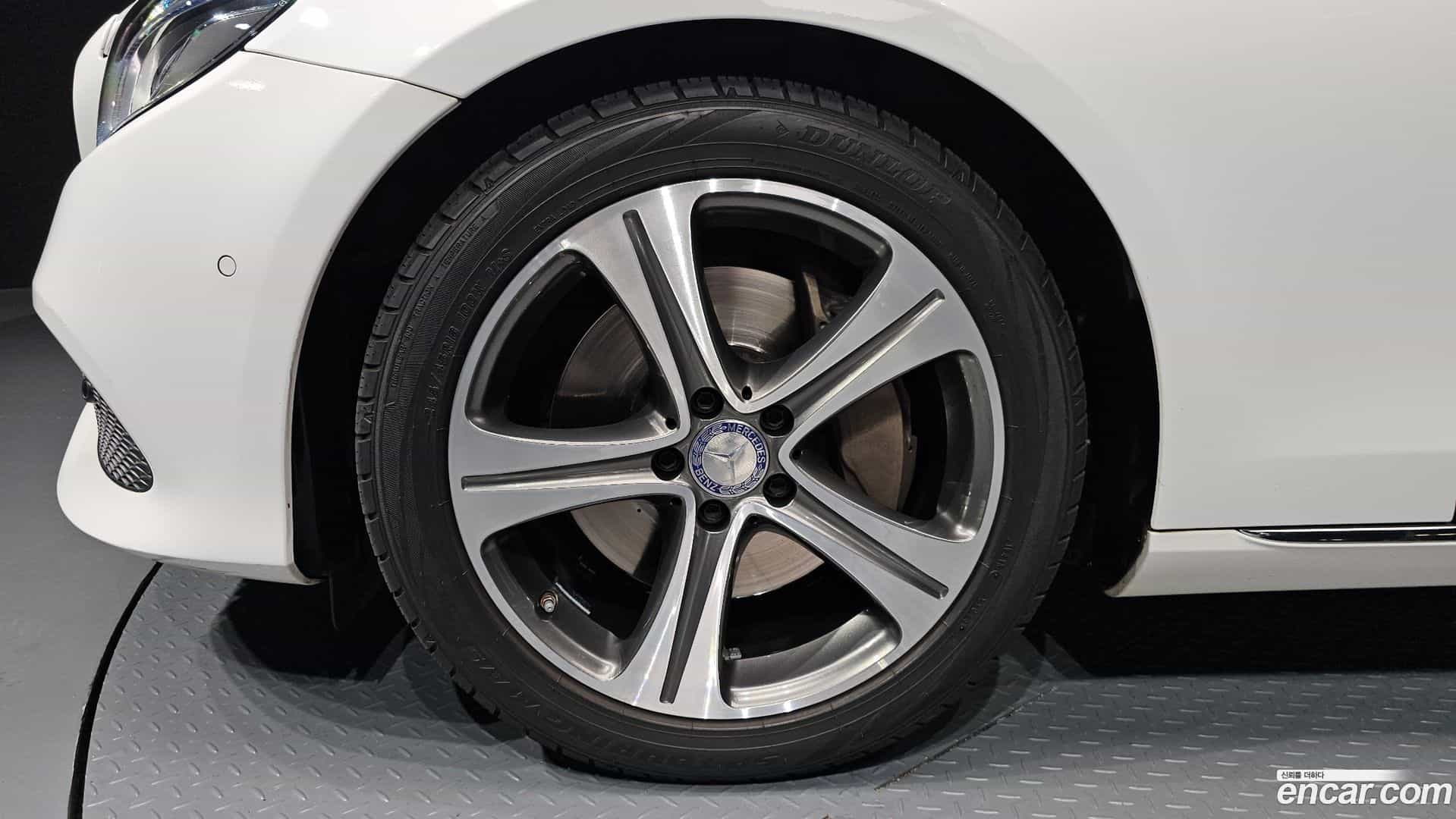 E-Class Mercedes-Benz 2016.6-OUTER-005