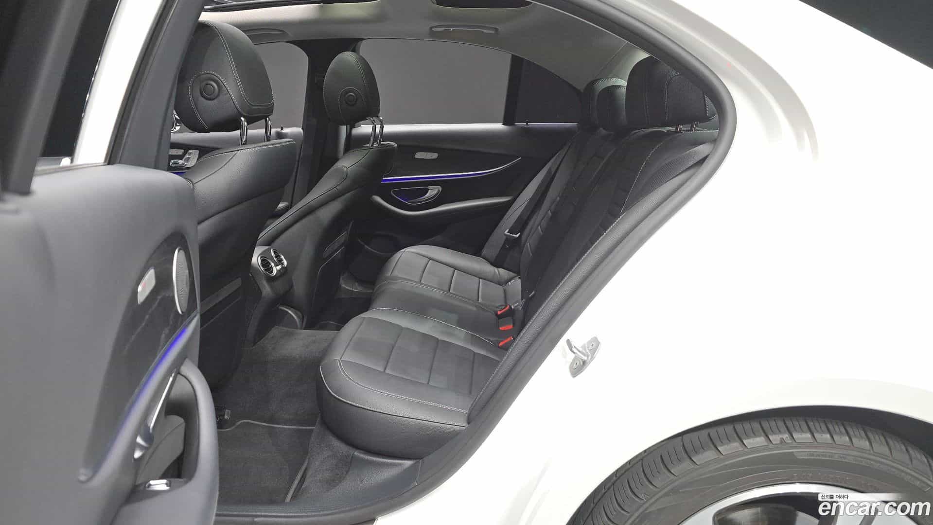 E-Class Mercedes-Benz 2016.6-OPTION-016