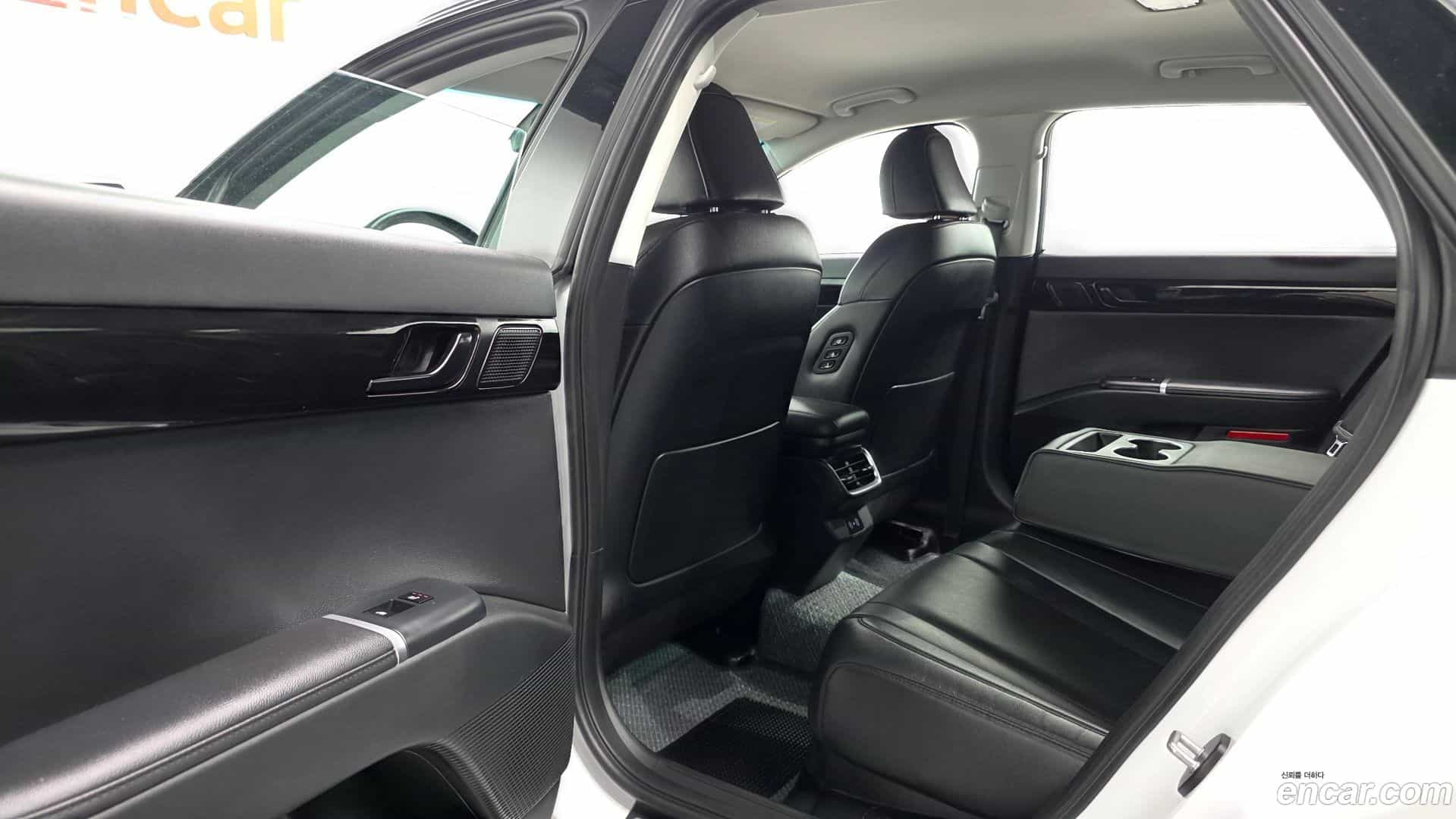 Grandeur Hyundai 2024.8-OPTION-015