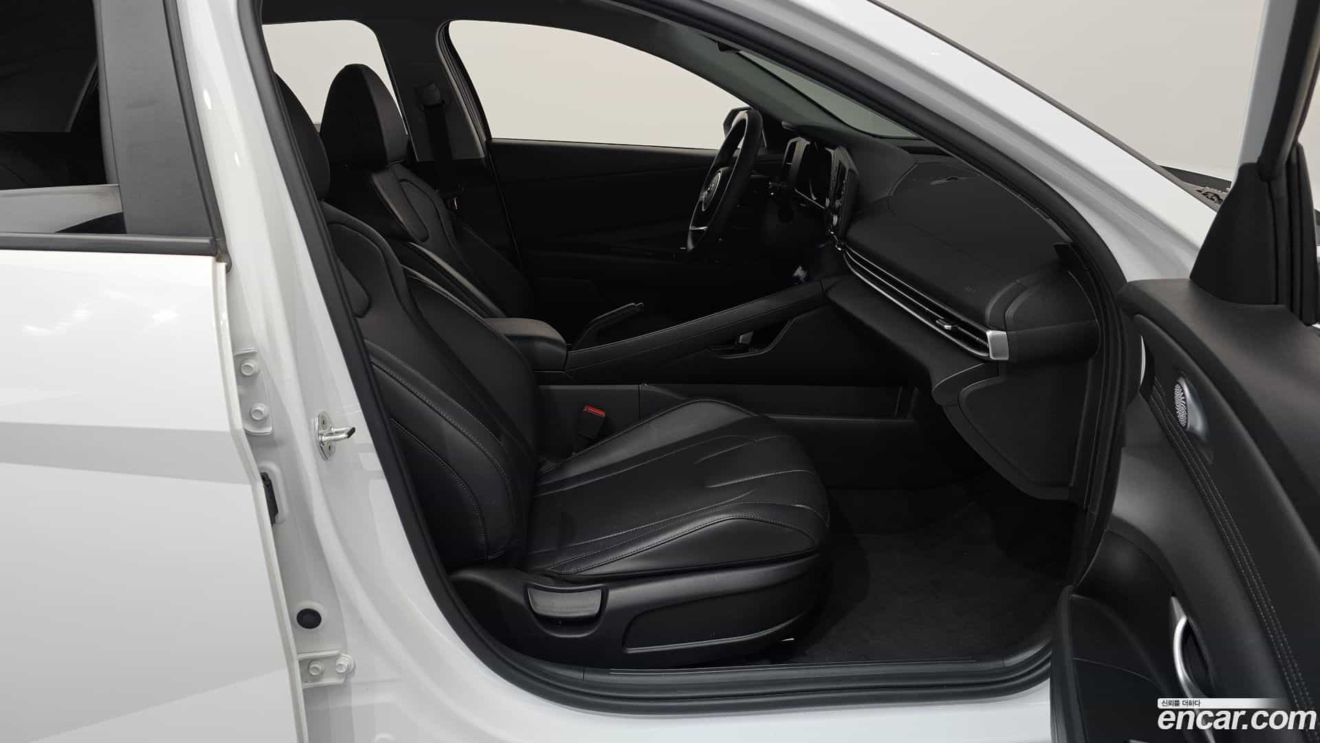 AVANTE Hyundai 2022.8-INNER-036