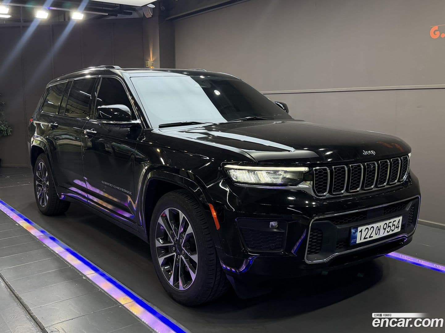 Main__Slider__Photo:Cherokee Jeep 2022.11-0