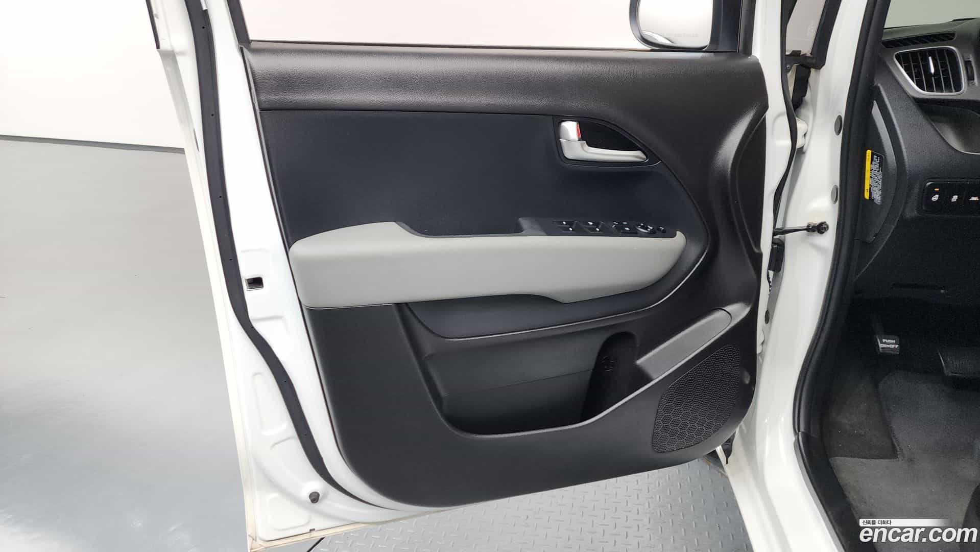 RAY Kia 2022.6-INNER-034