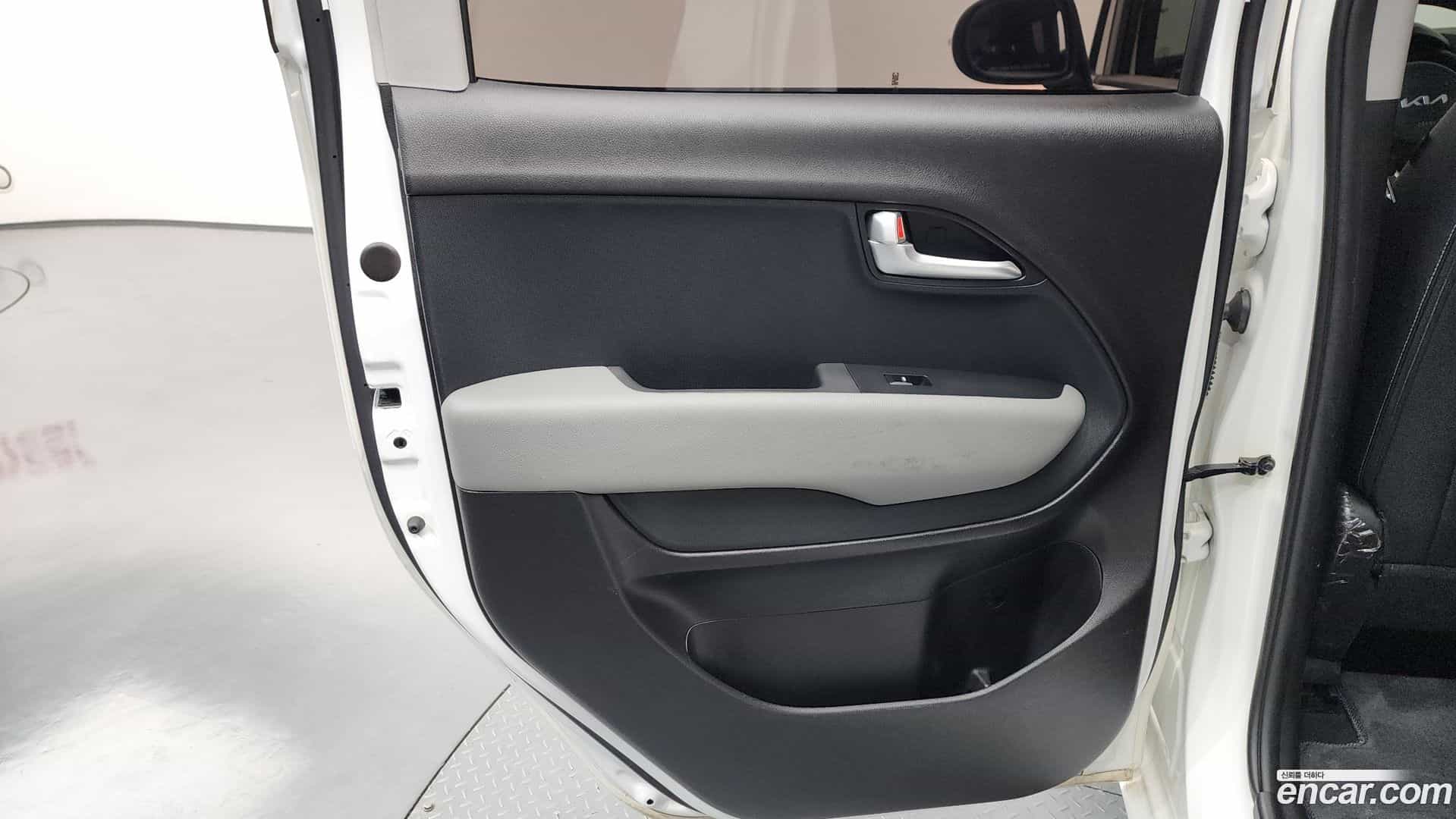 RAY Kia 2022.6-INNER-035