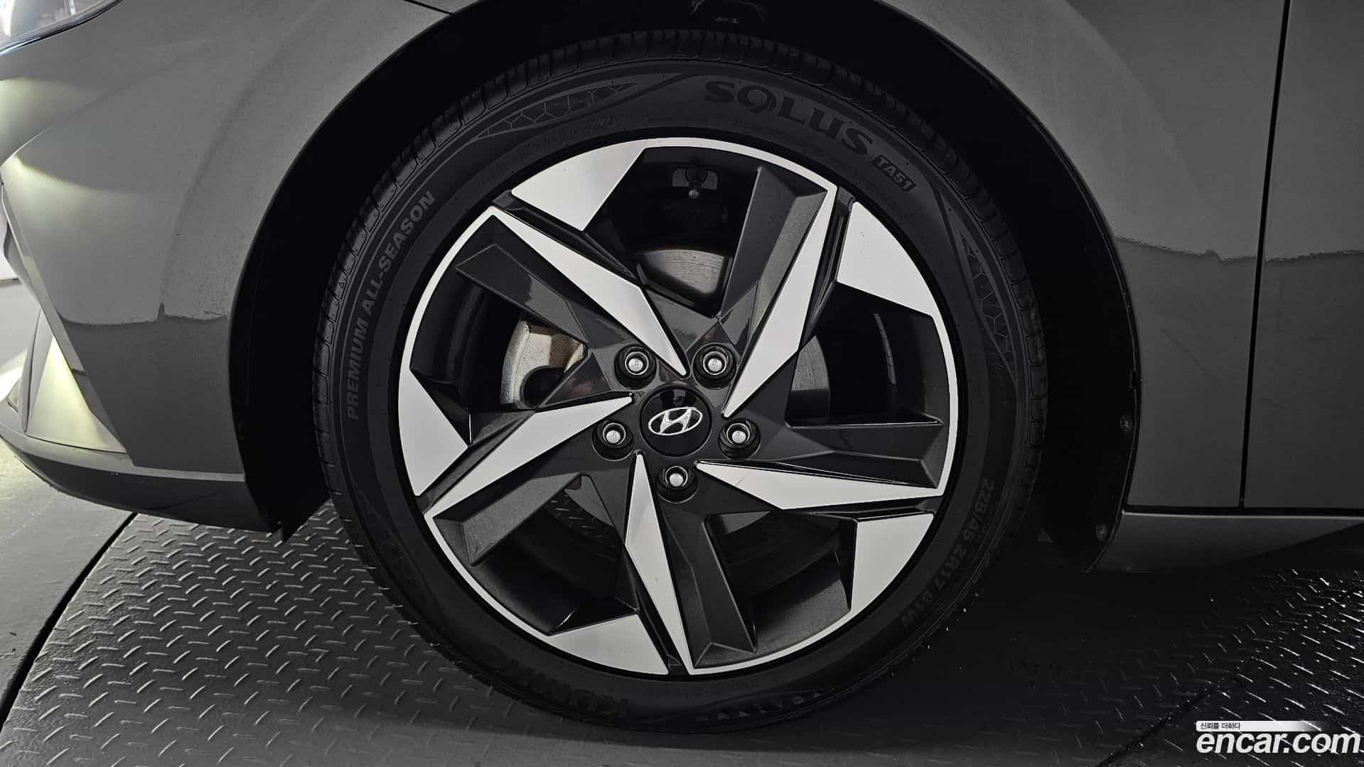 AVANTE Hyundai 2021.1-OUTER-005