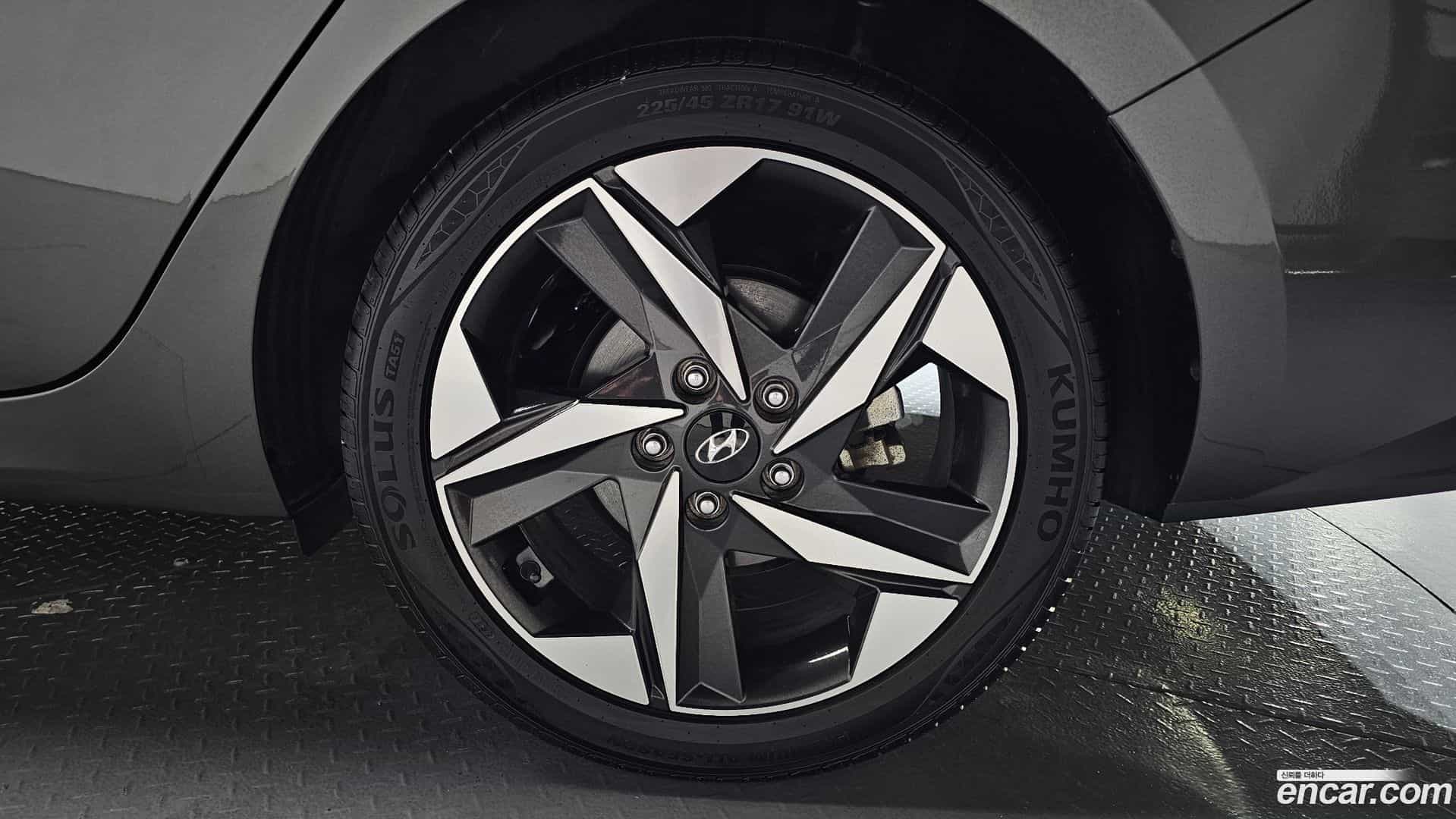 AVANTE Hyundai 2021.1-OUTER-031