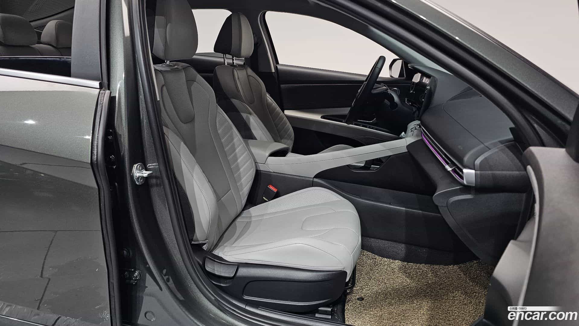 AVANTE Hyundai 2021.1-INNER-036