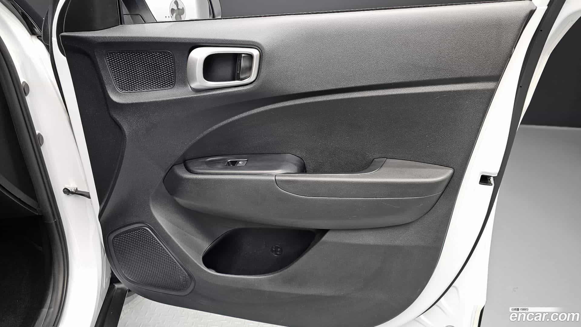 Venue Hyundai 2022.6-INNER-034