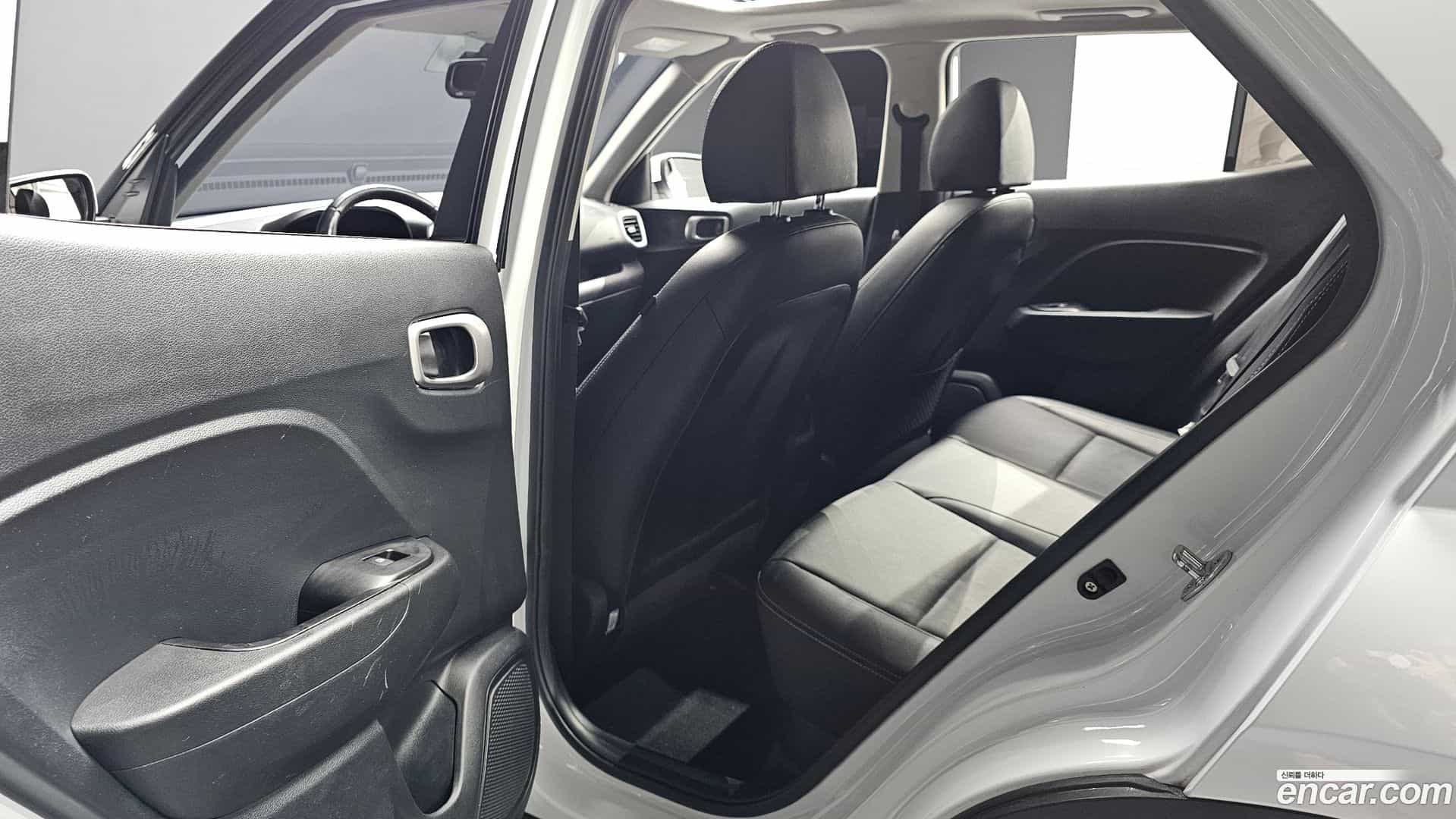 Venue Hyundai 2022.6-INNER-036