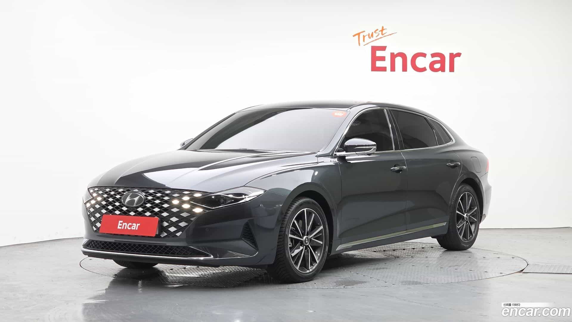 Grandeur Hyundai 2021.11-OUTER-001