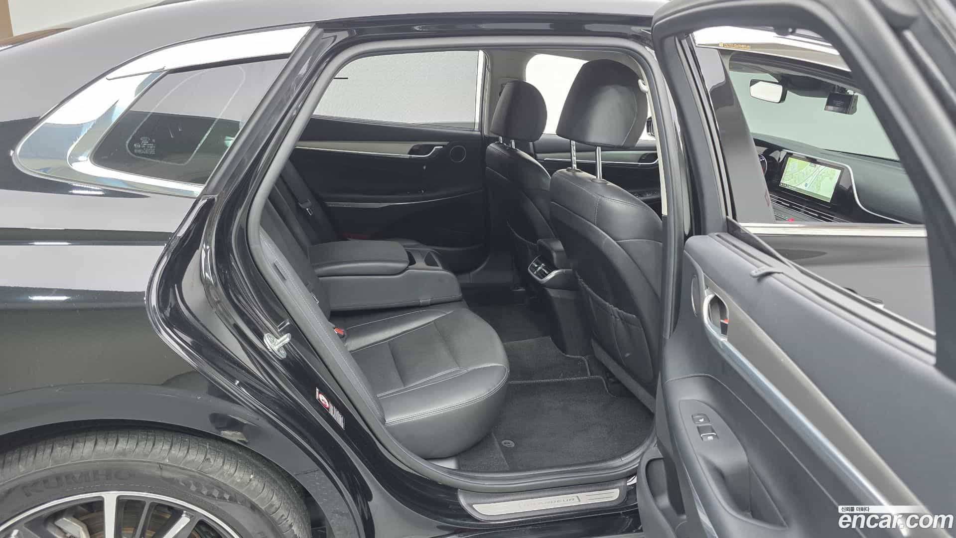 Grandeur Hyundai 2021.4-OPTION-015