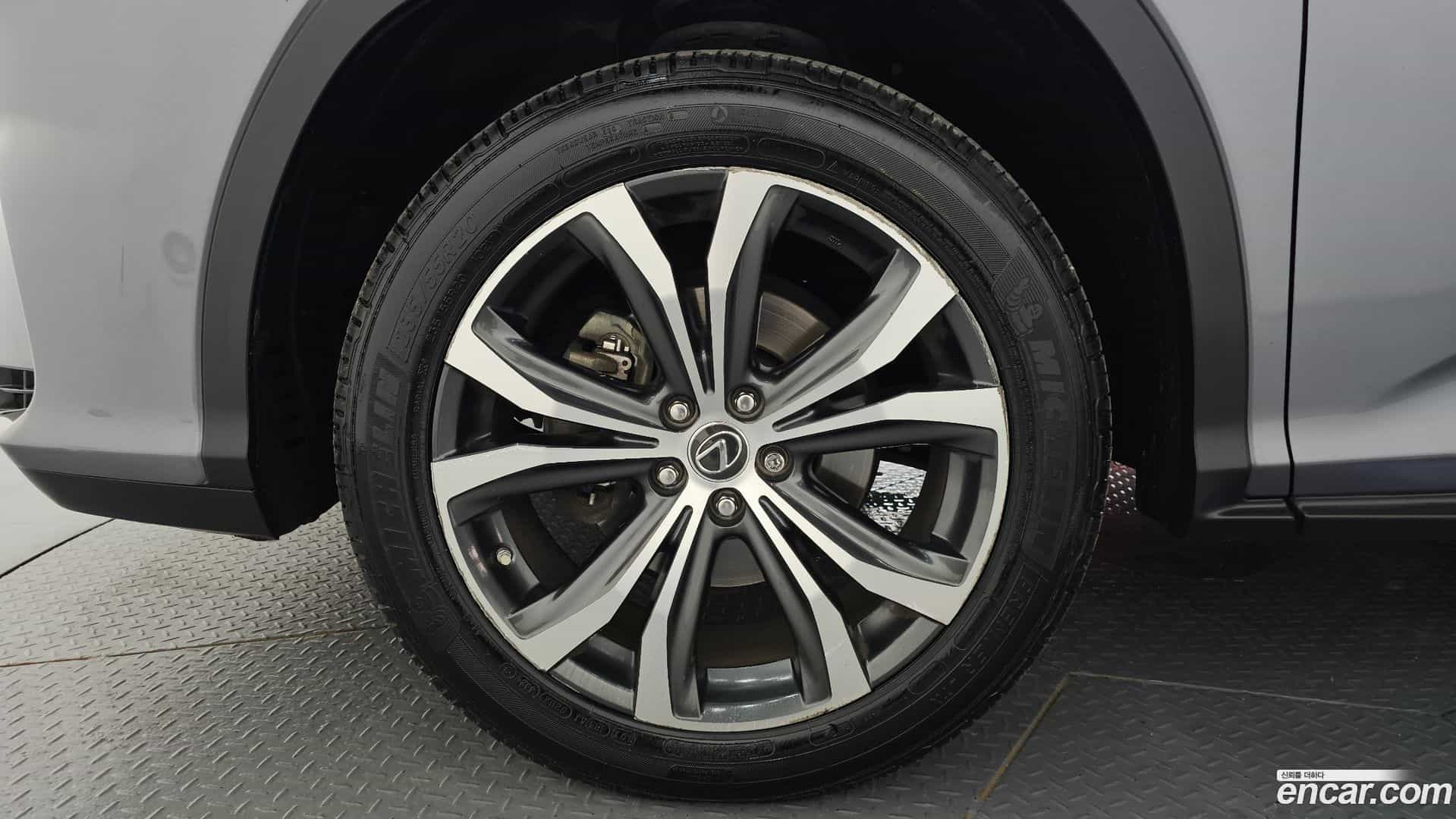 RX Lexus 2019.8-OUTER-005