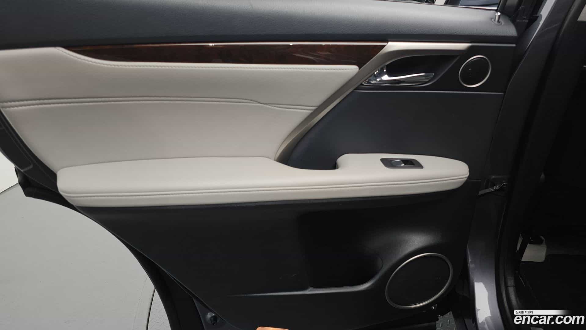 RX Lexus 2019.8-INNER-035
