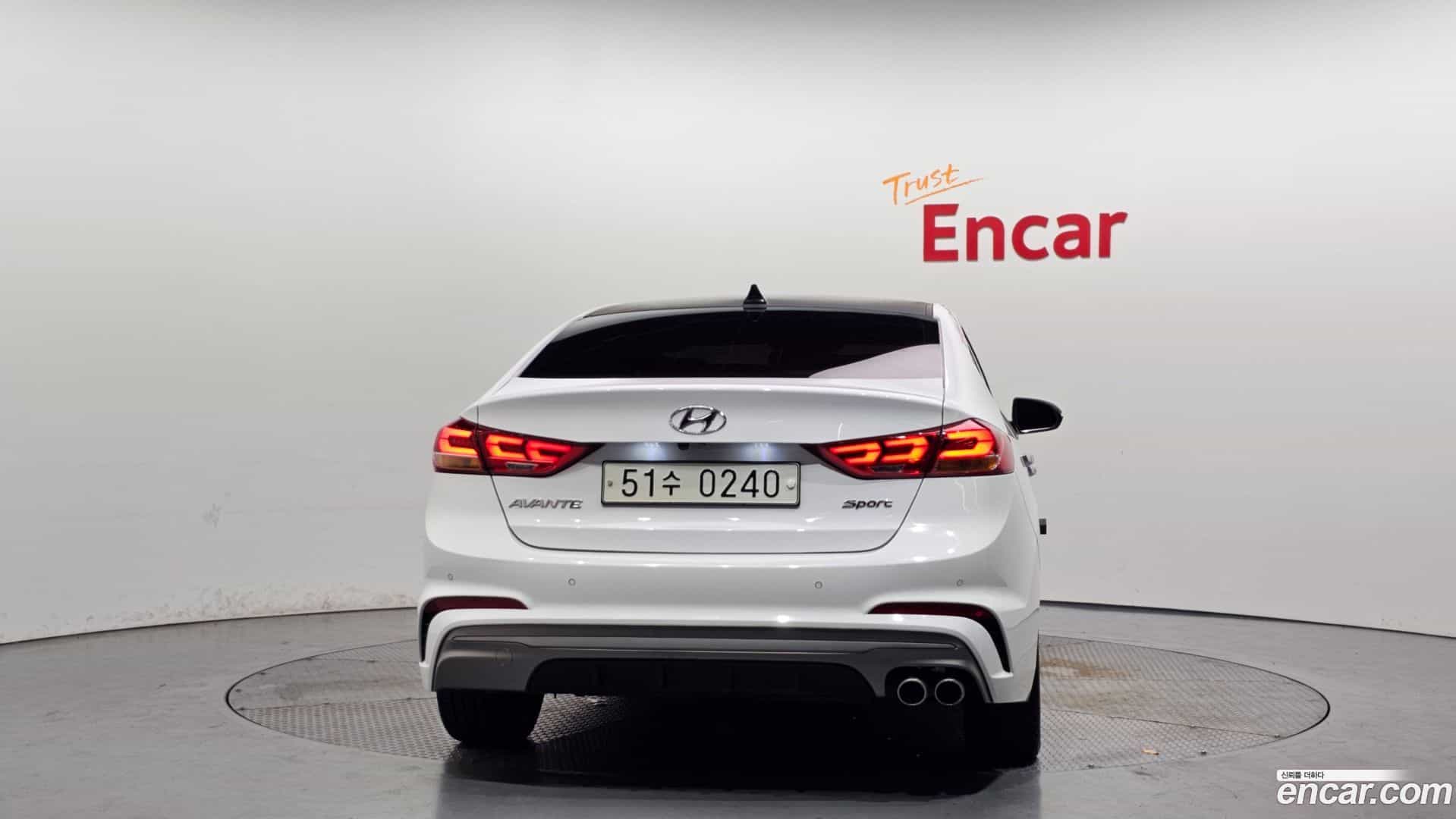 AVANTE Hyundai 2016.9-OUTER-004