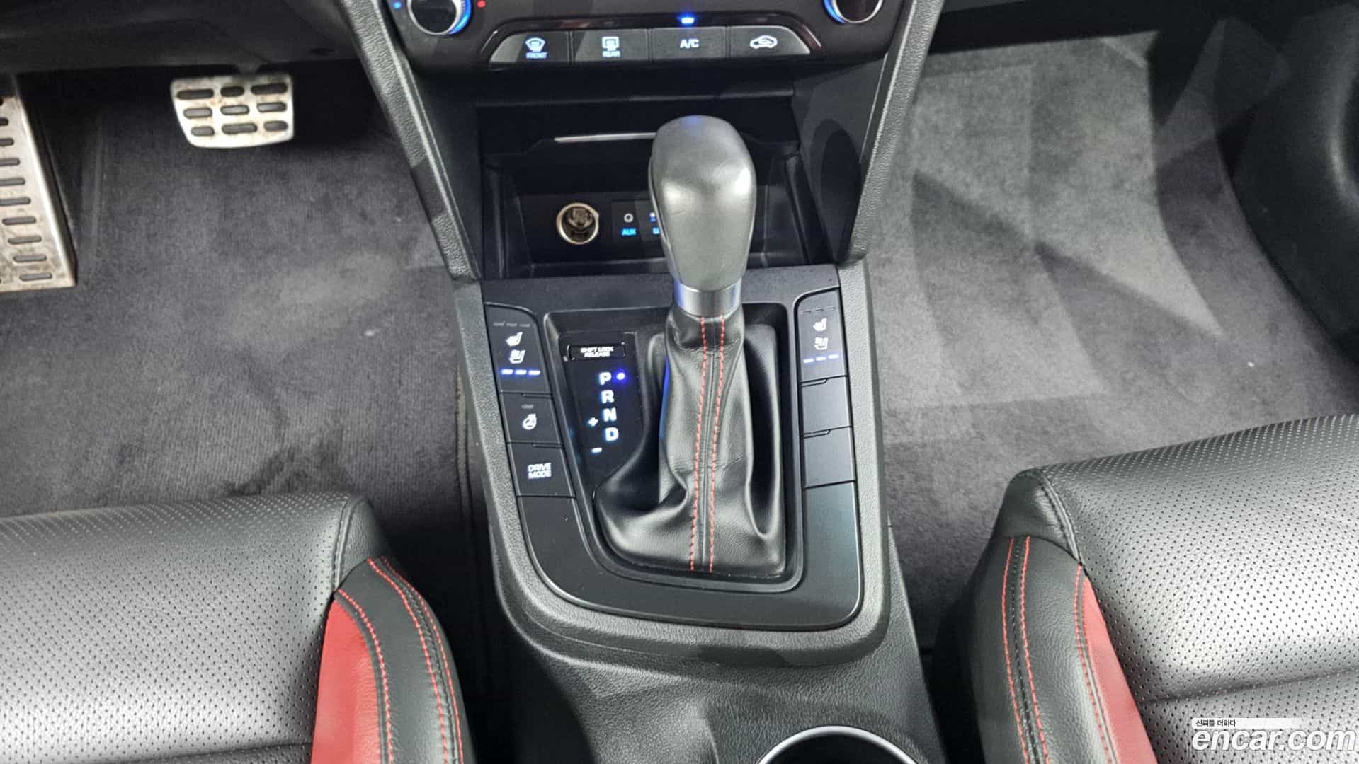 AVANTE Hyundai 2016.9-INNER-009