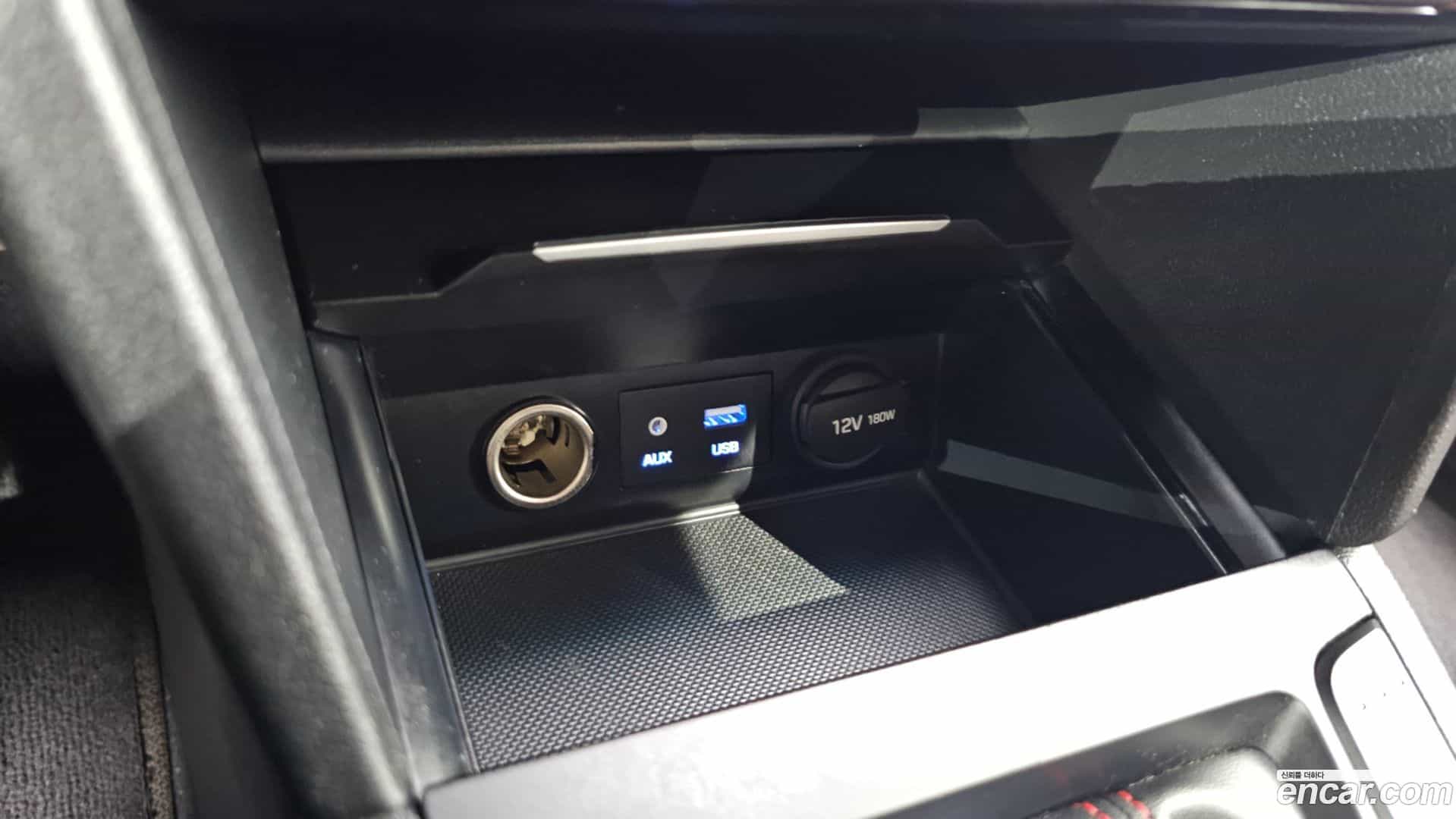 AVANTE Hyundai 2016.9-OPTION-016