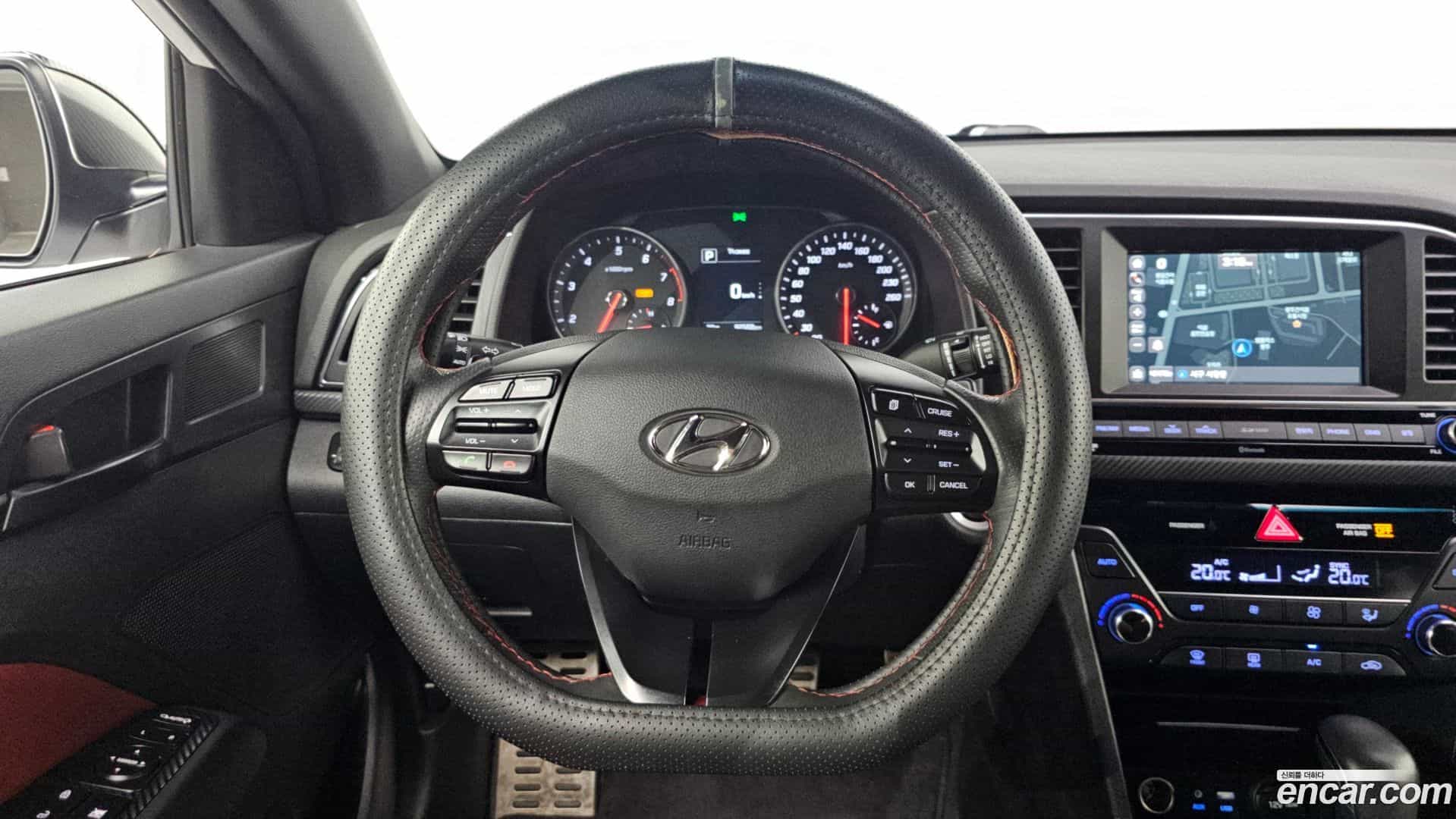 AVANTE Hyundai 2016.9-OPTION-018
