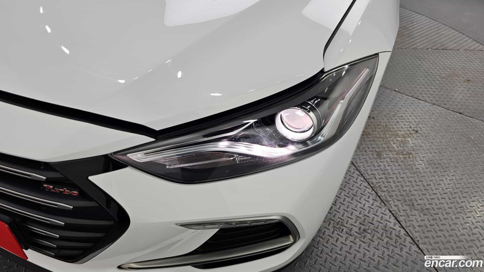 AVANTE Hyundai 2016.9-OUTER-032