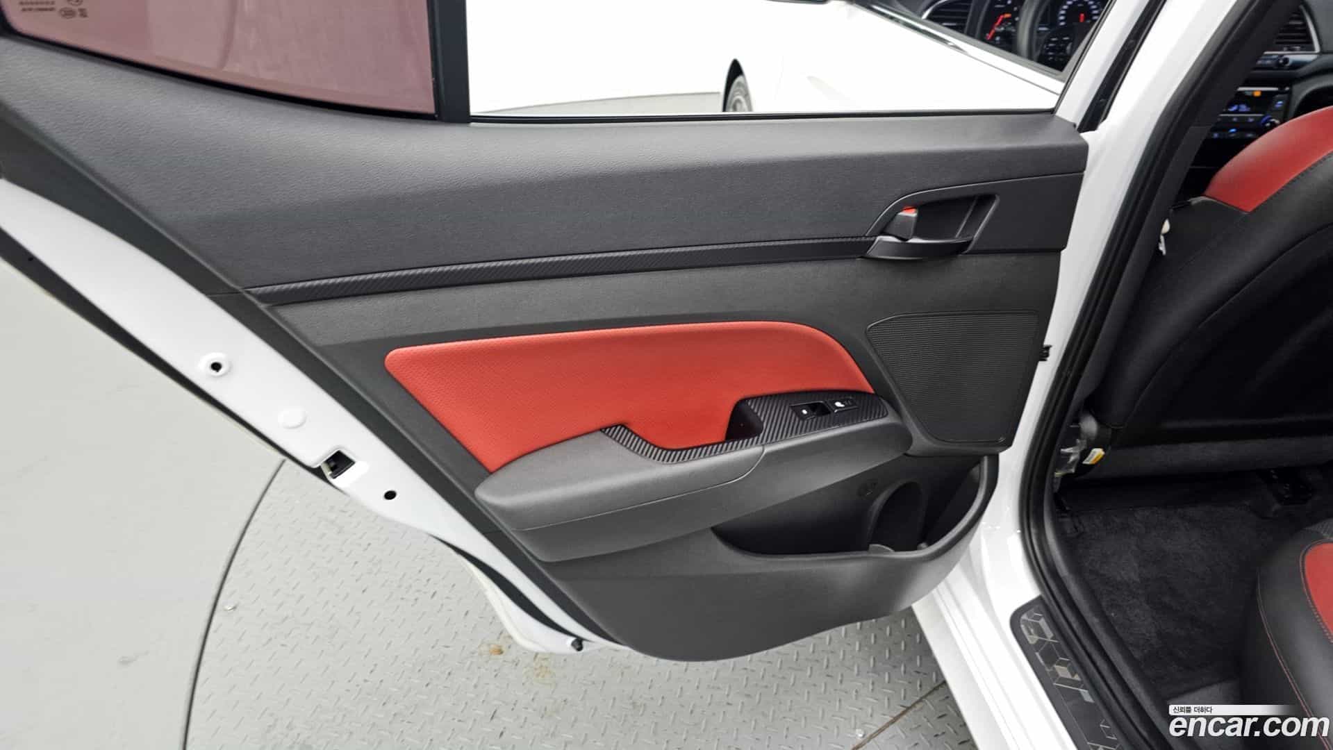 AVANTE Hyundai 2016.9-INNER-035
