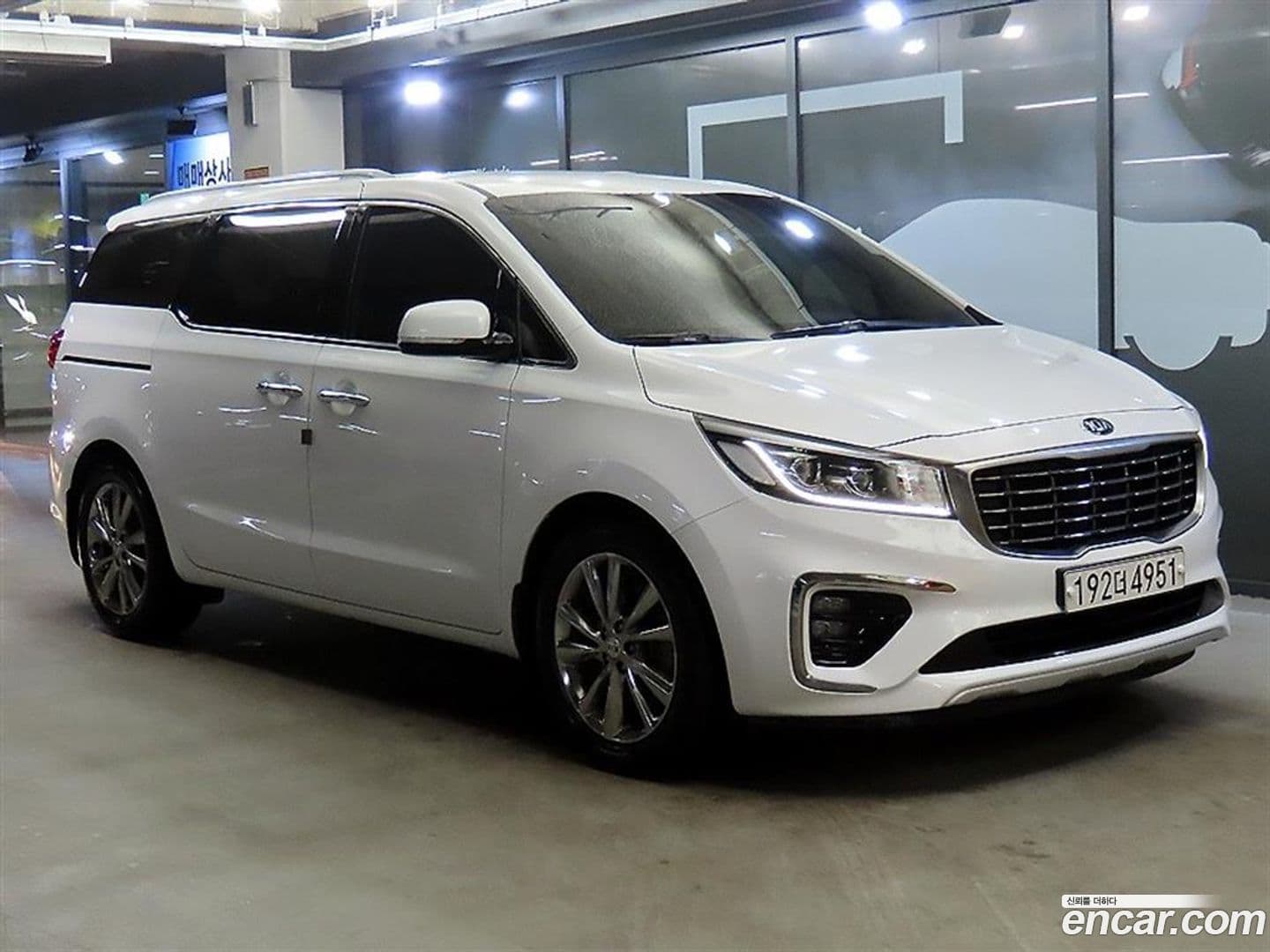 Main__Slider__Photo:Canival Kia 2020.1-0