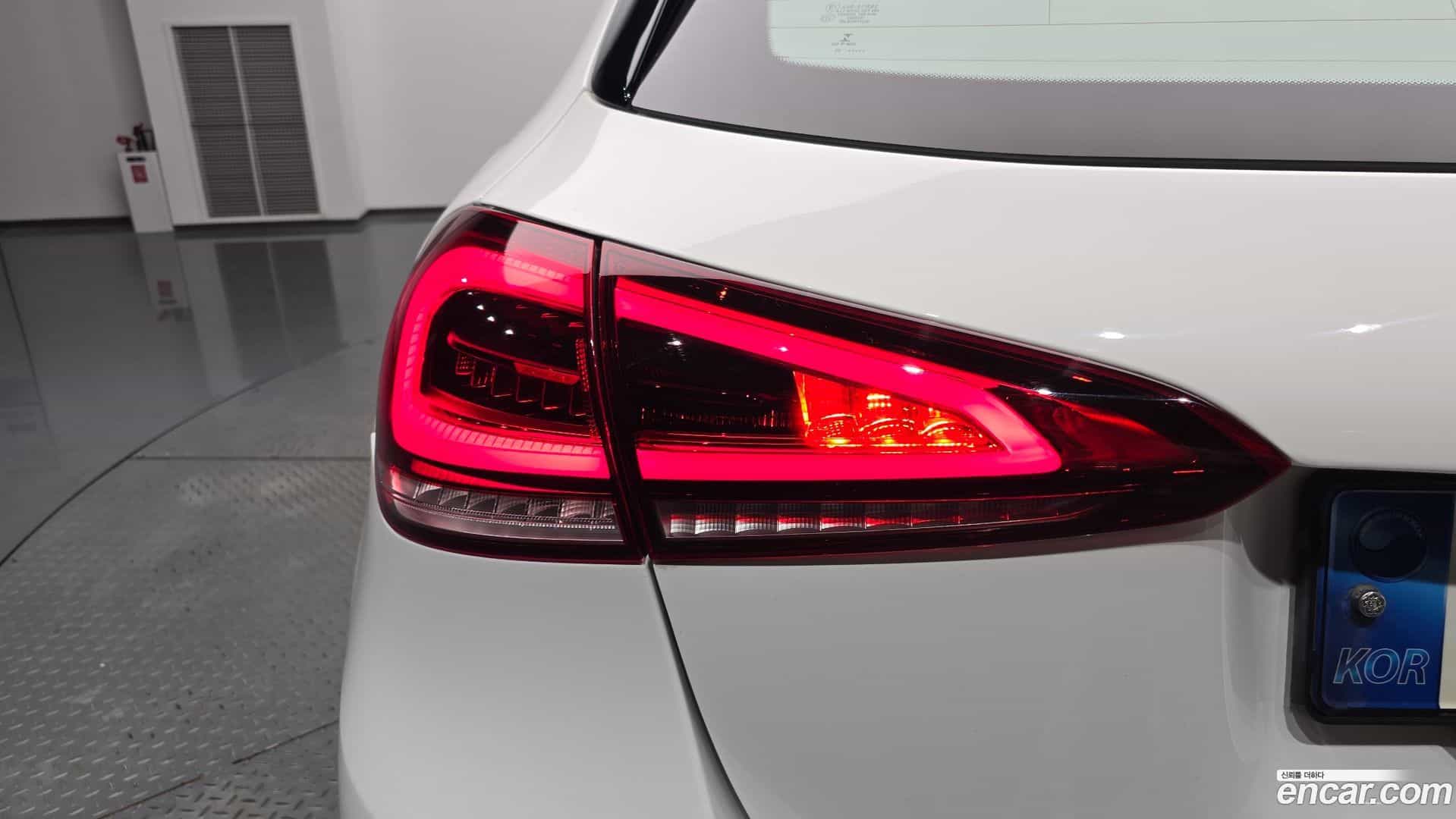 A-Class Mercedes-Benz 2021.2-OUTER-033