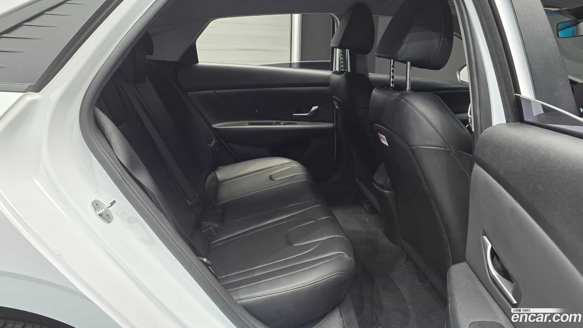 AVANTE Hyundai 2021.9-OPTION-015