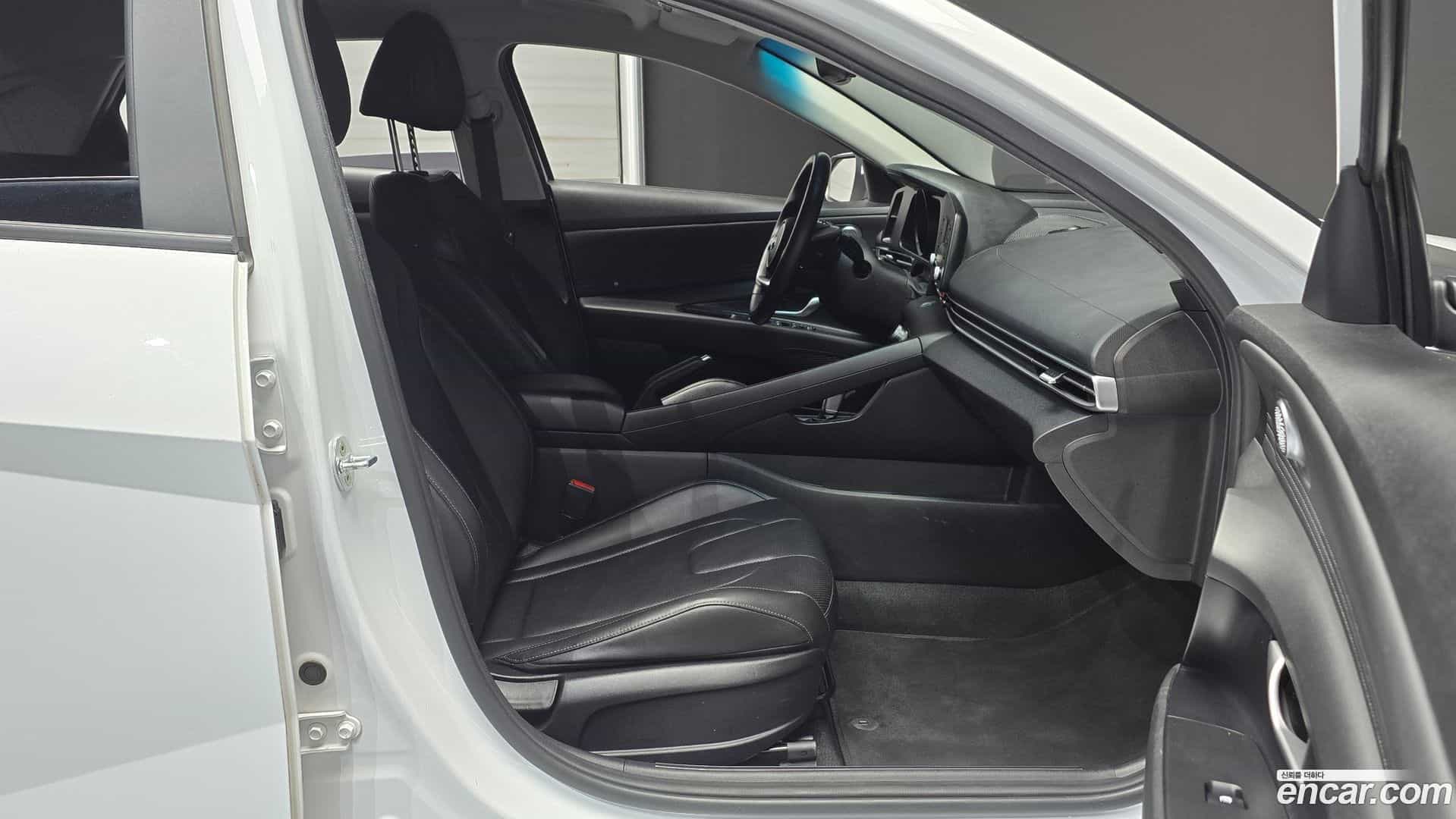 AVANTE Hyundai 2021.9-OPTION-016