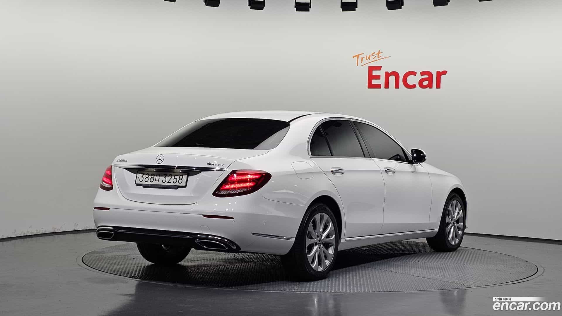 E-Class Mercedes-Benz 2020.4-OUTER-002
