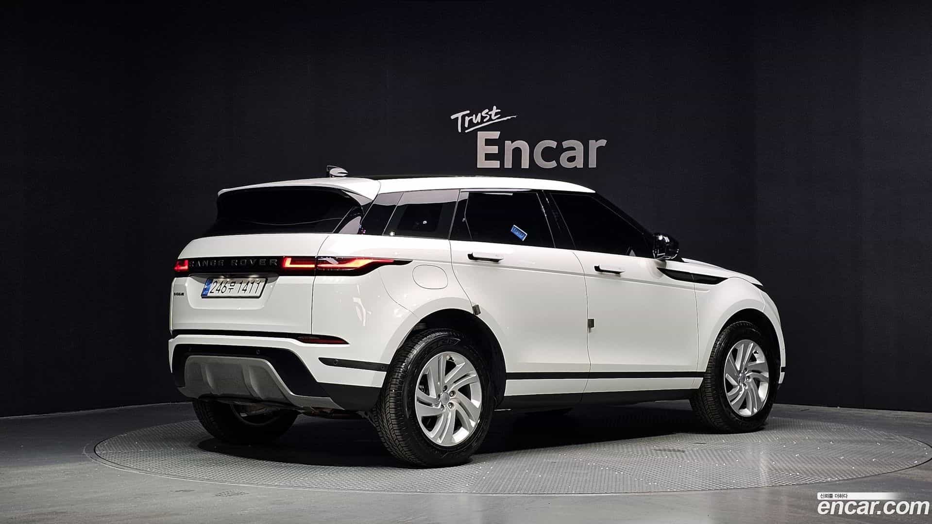 Range Rover Evoque Land Rover 2025.2-OUTER-002