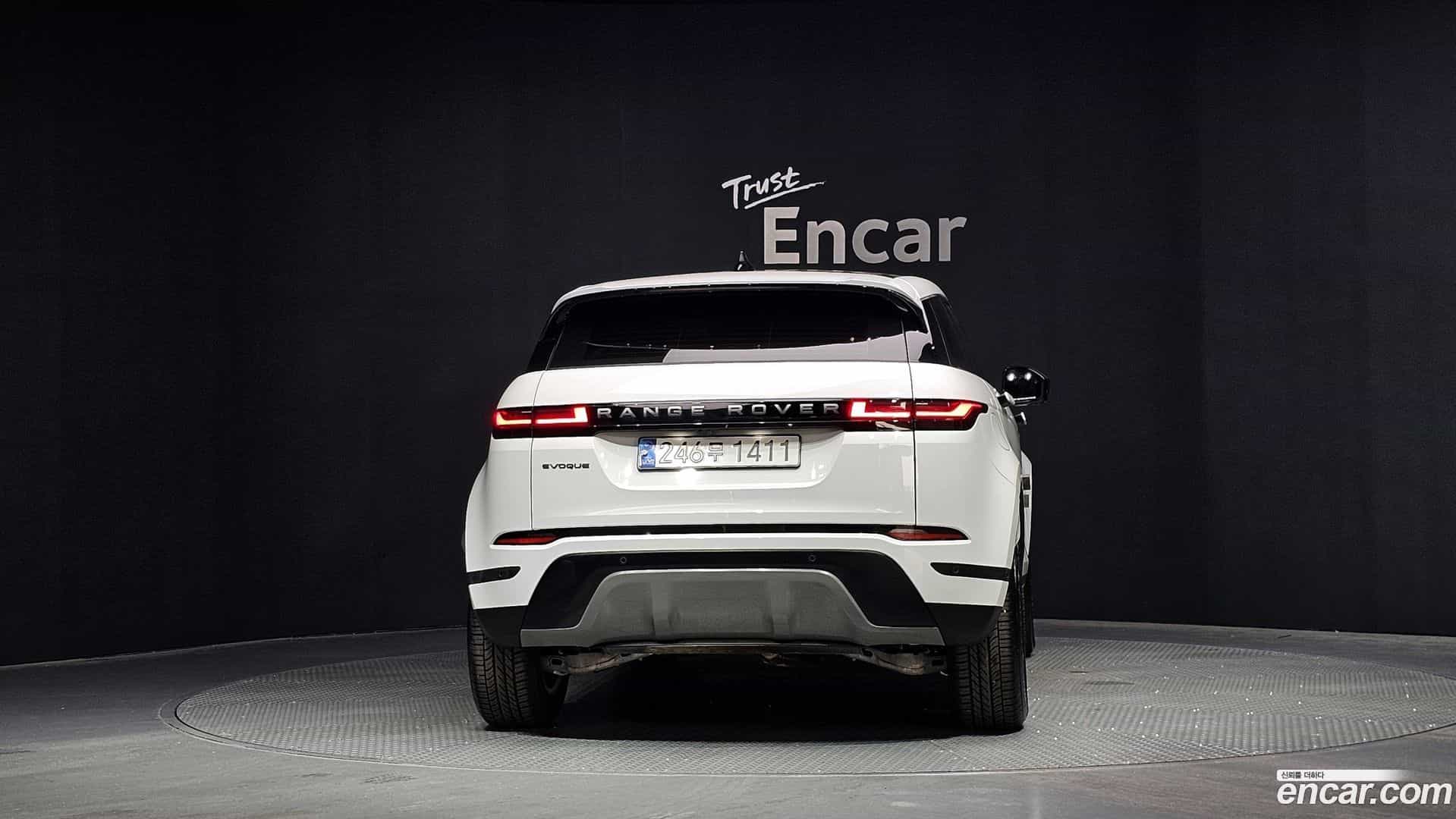 Range Rover Evoque Land Rover 2025.2-OUTER-004