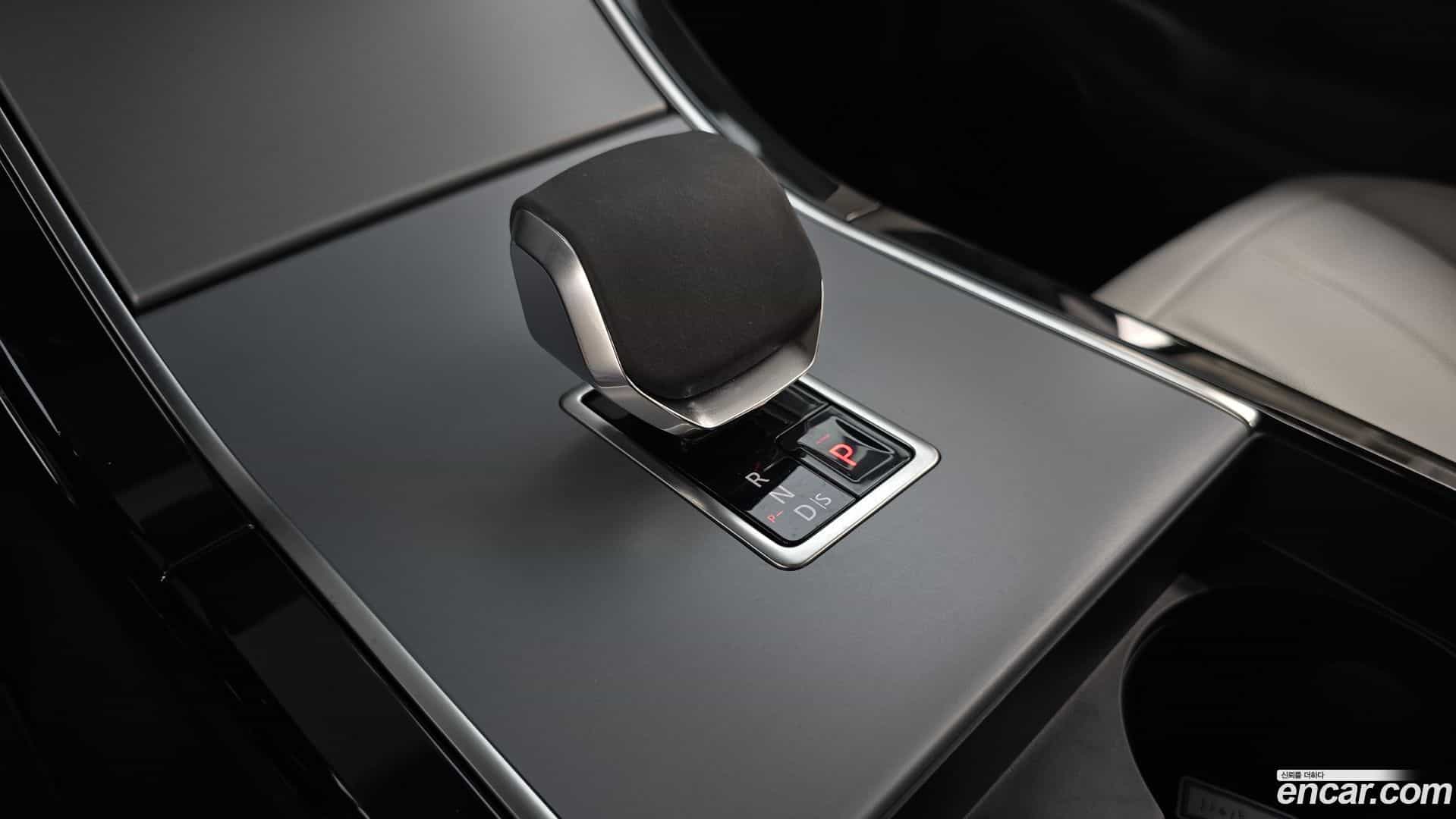 Range Rover Evoque Land Rover 2025.2-INNER-009