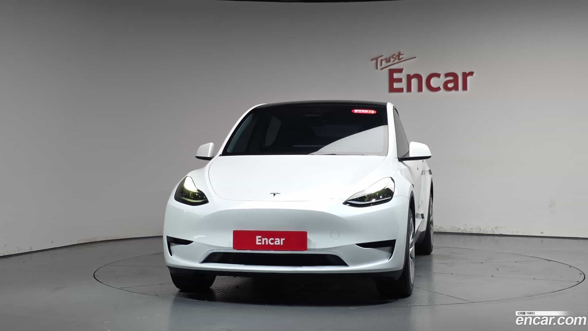 Model Y Tesla 2023.11-OUTER-003