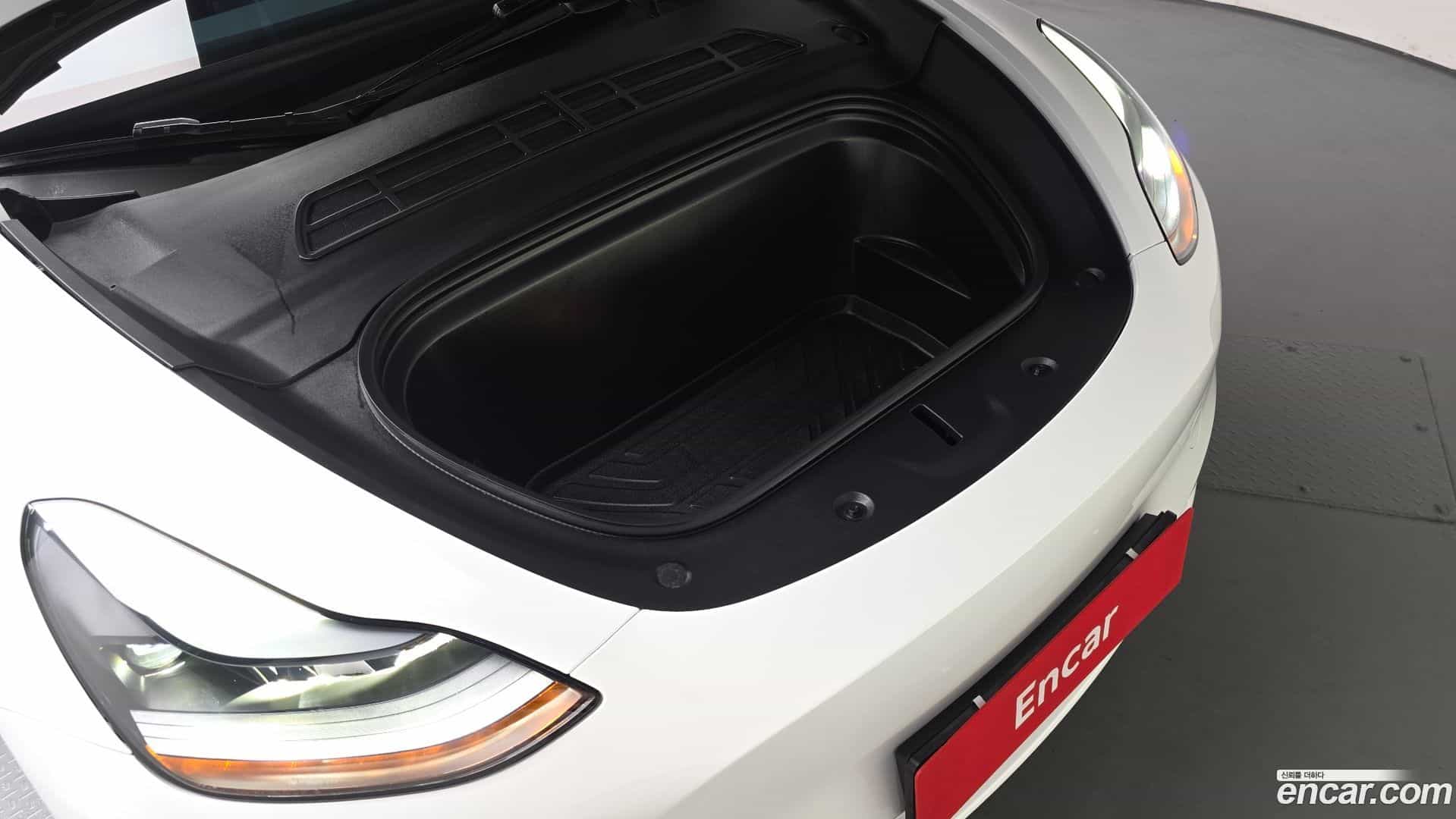 Model Y Tesla 2023.11-OUTER-006