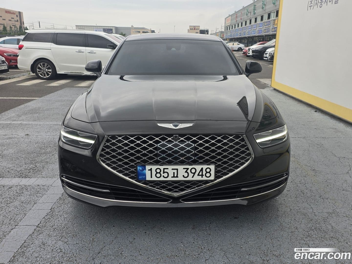 Main__Slider__Photo:G90 Genesis 2019.3-0