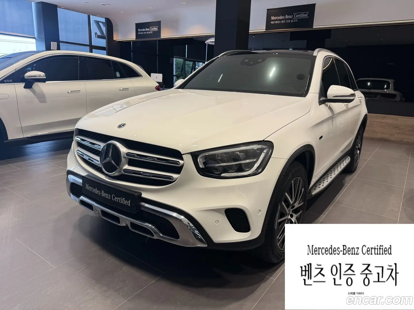 Main__Slider__Photo:GLC-Class Mercedes-Benz 2021.4-0