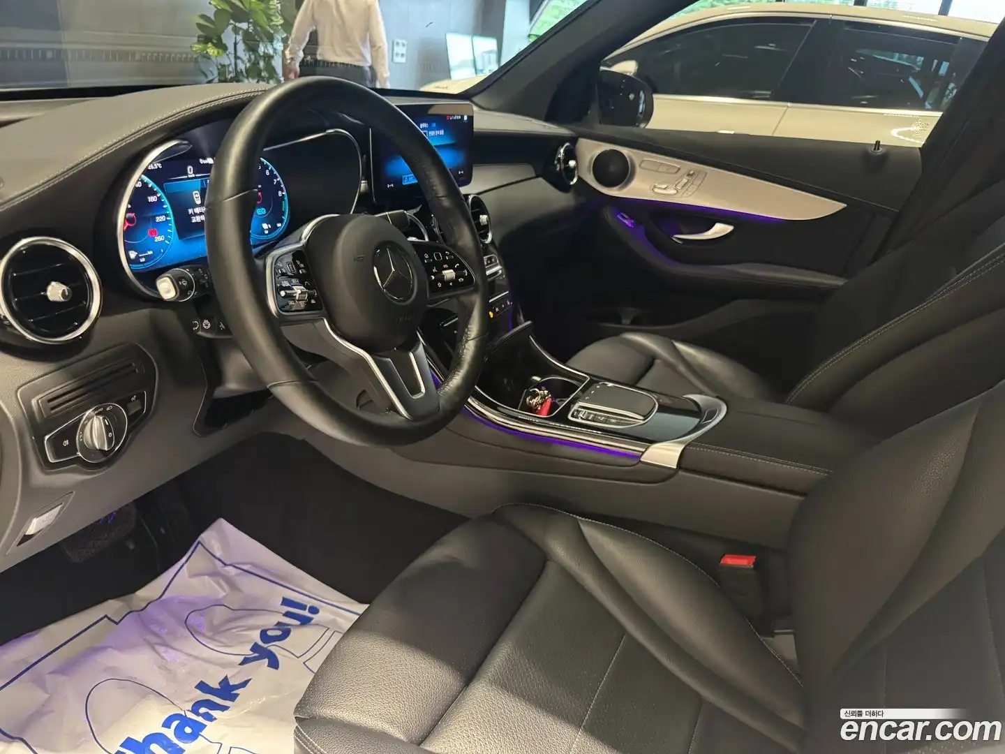 GLC-Class Mercedes-Benz 2021.4-INNER-010
