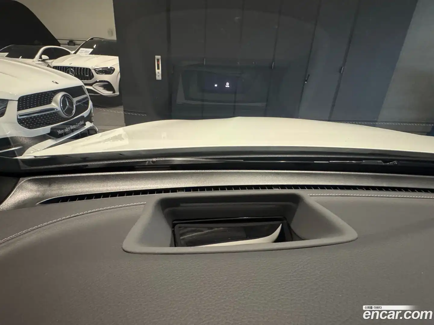 GLC-Class Mercedes-Benz 2021.4-OPTION-018