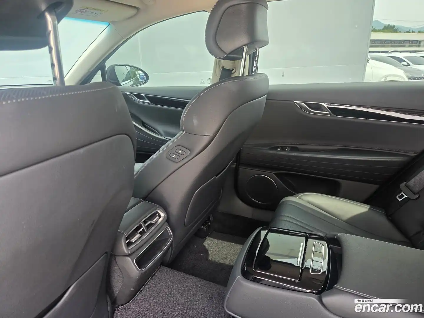 G80 Genesis 2024.0-INNER-009
