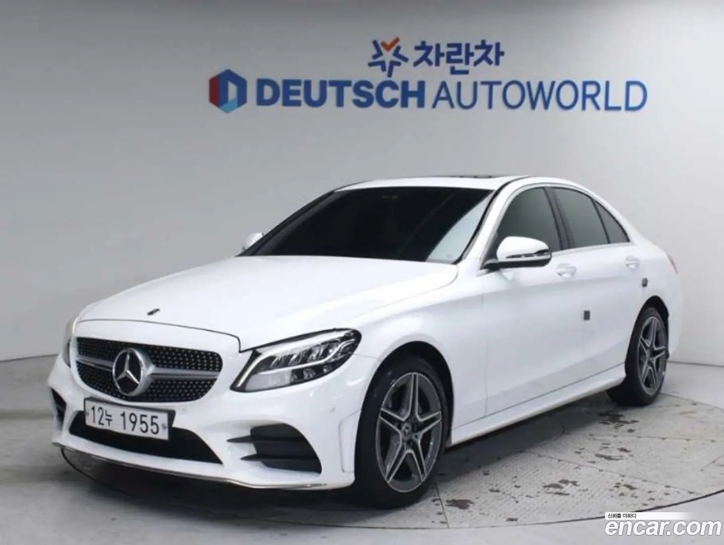 Main__Slider__Photo:C-Class Mercedes-Benz 2019.3-0