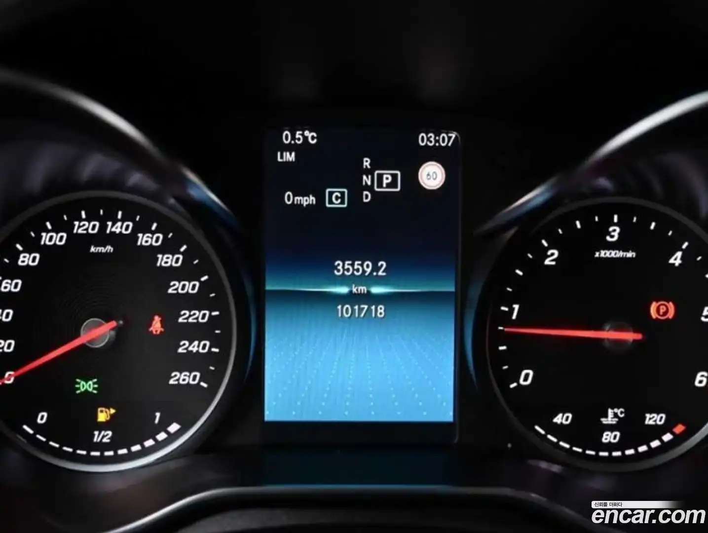 C-Class Mercedes-Benz 2019.3-INNER-008