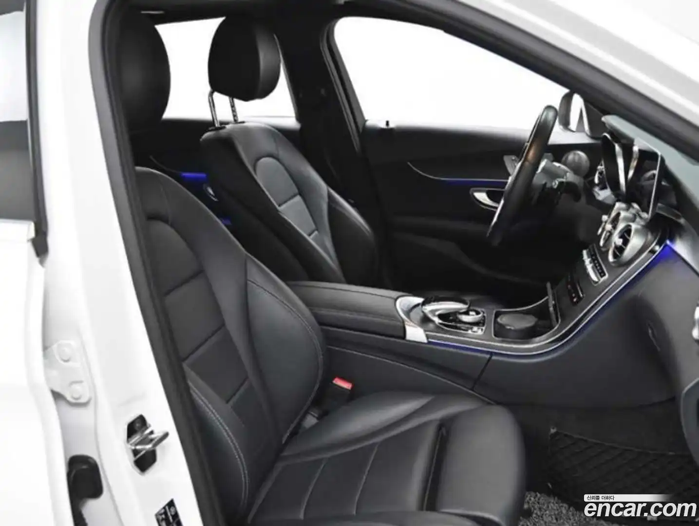 C-Class Mercedes-Benz 2019.3-INNER-010